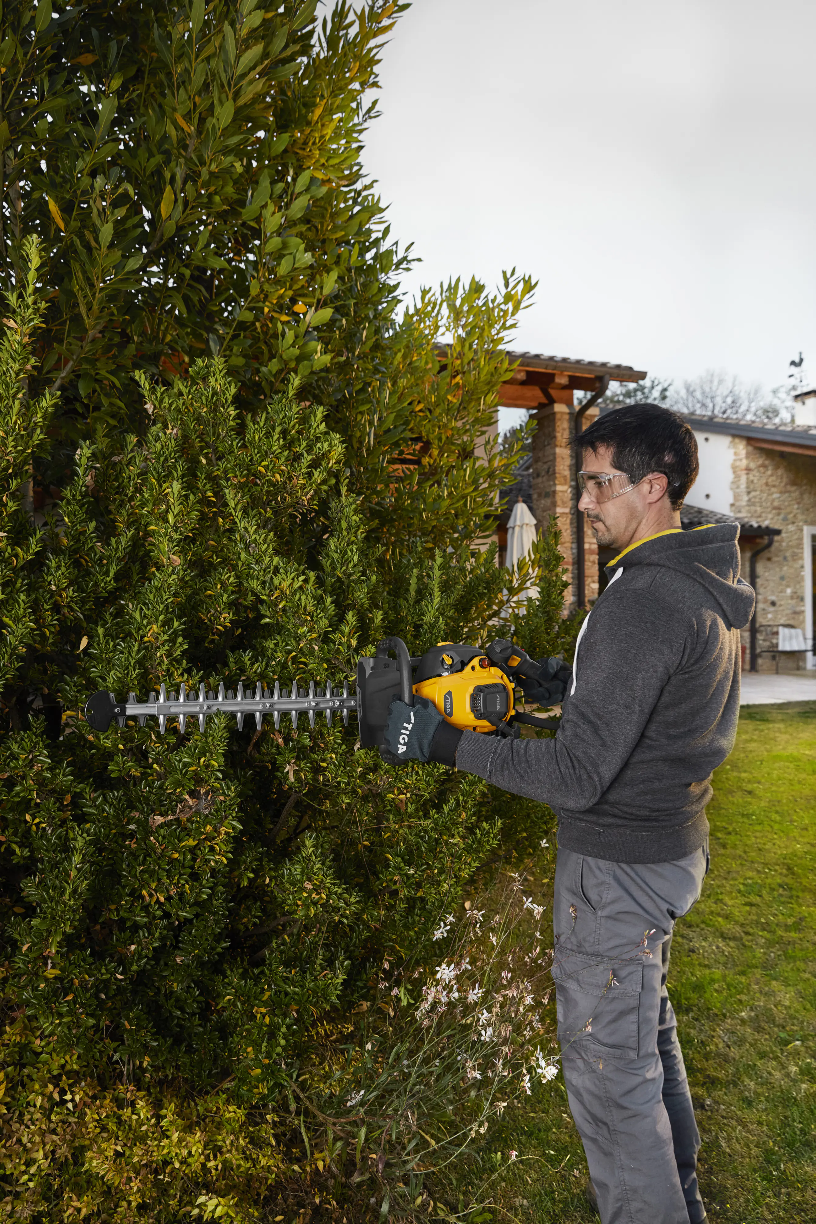 Stiga Benzin Heckenschere HAT 525 0,65 kW, 46 cm Schnittlänge