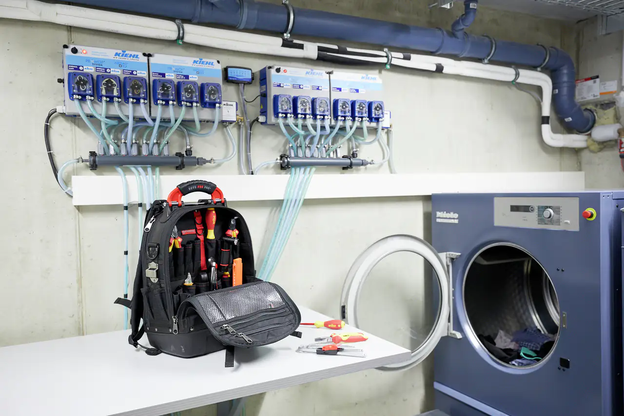 Wiha Werkzeug-Rucksack Set L electric 26-teilig