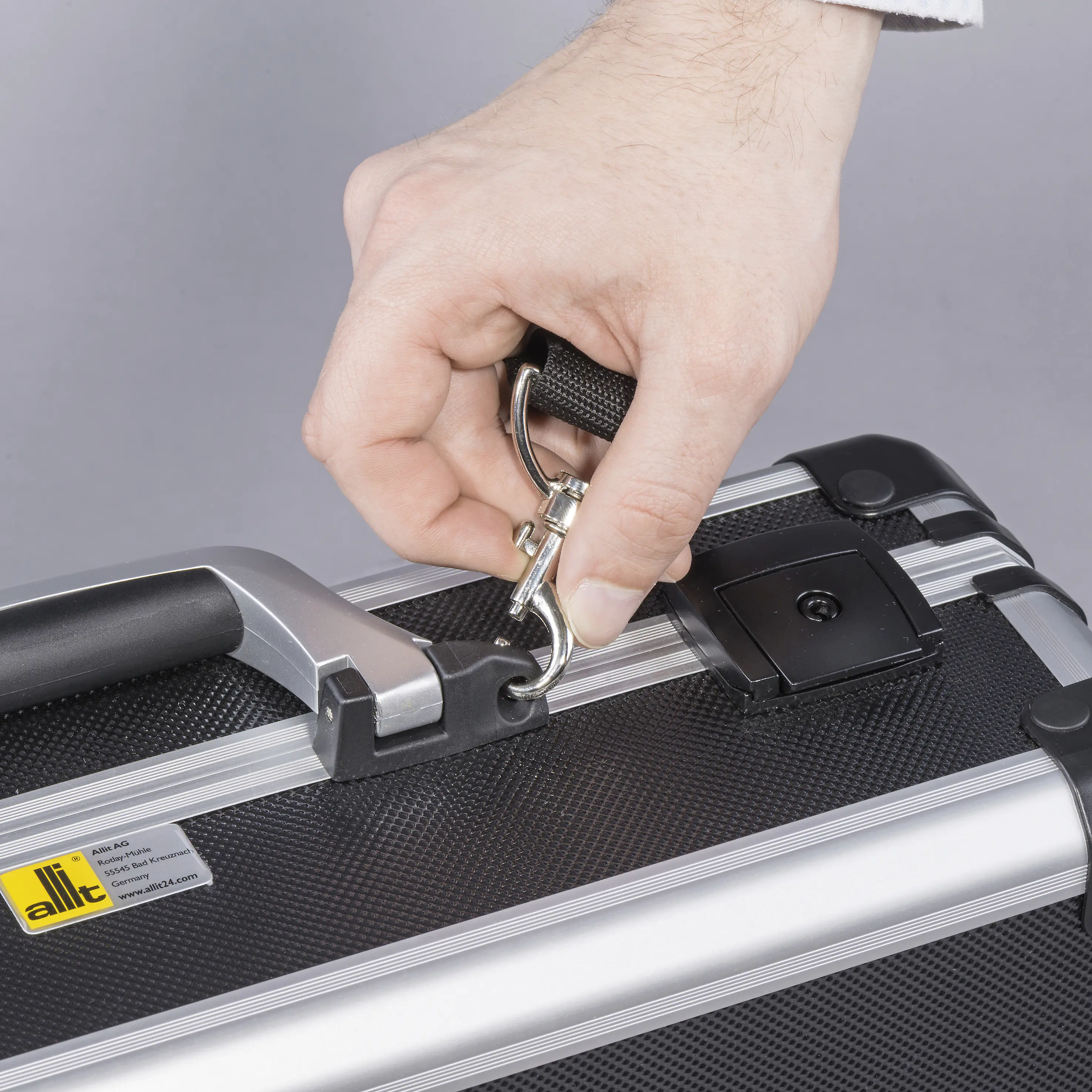 Allit Tragegurt mit 2 Karabinerhaken AluPlus Strap 140 Allit Tragegurt mit 2 Karabinerhaken AluPlus Strap 140