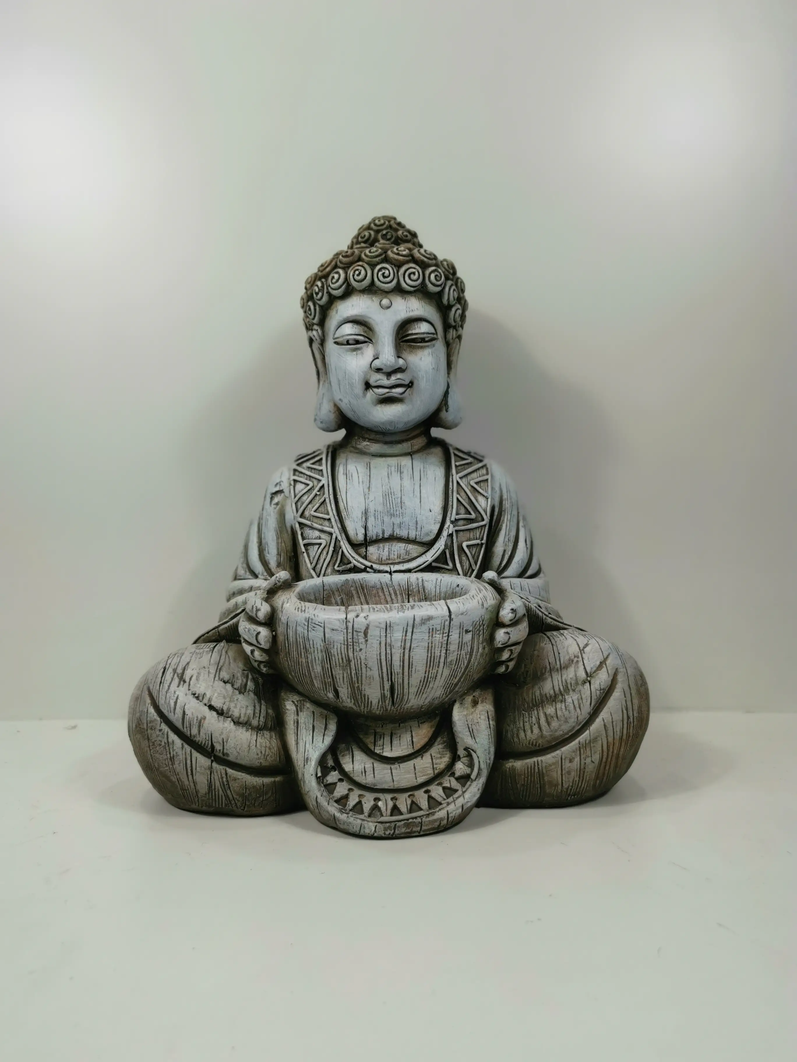 TrendLine Dekofigur Buddha 49 x 31 x 38 cm grau 