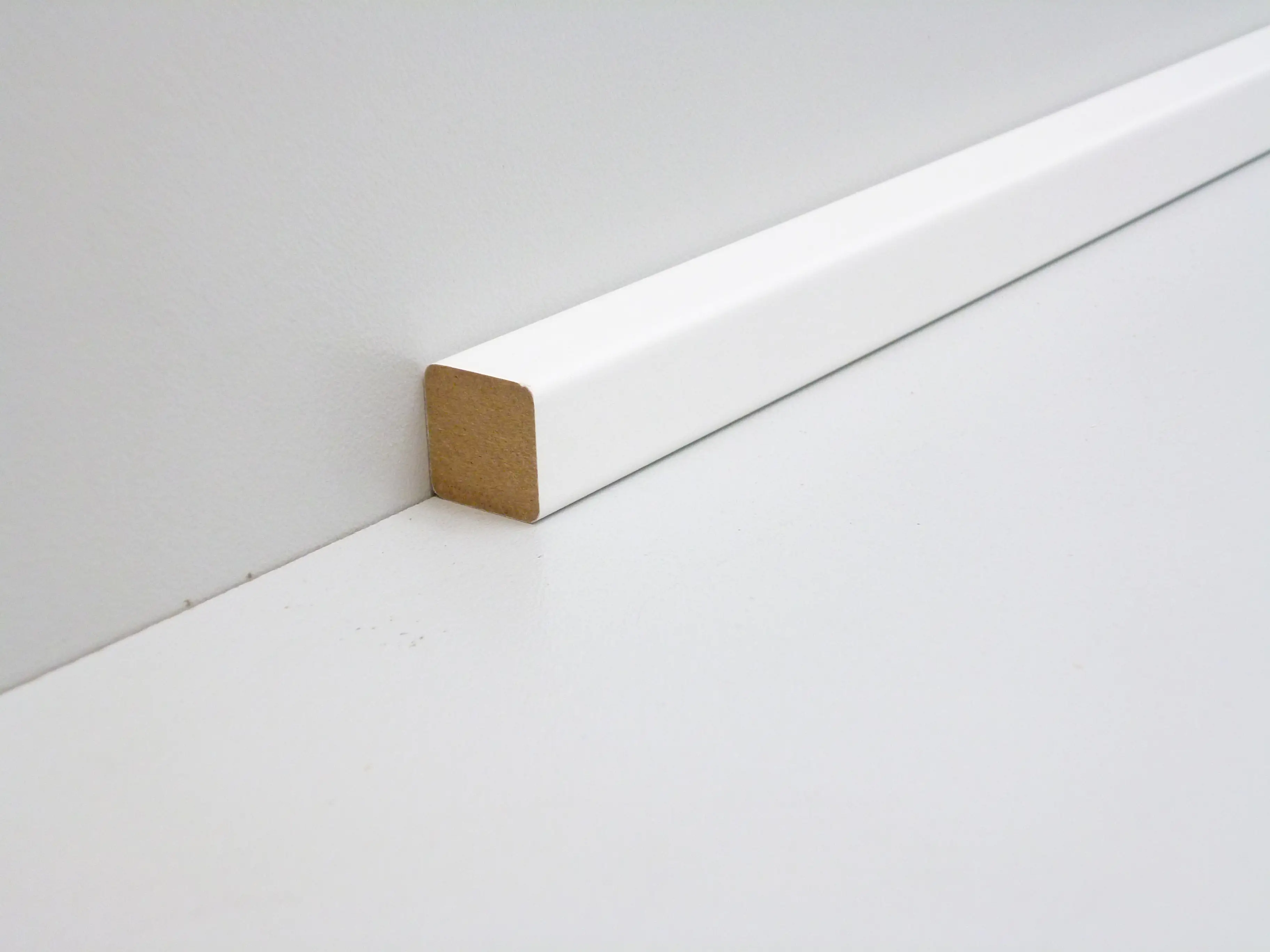 B.S. Bauprogramm Renovierungsleiste 200 cm 16 x 16 mm weiß