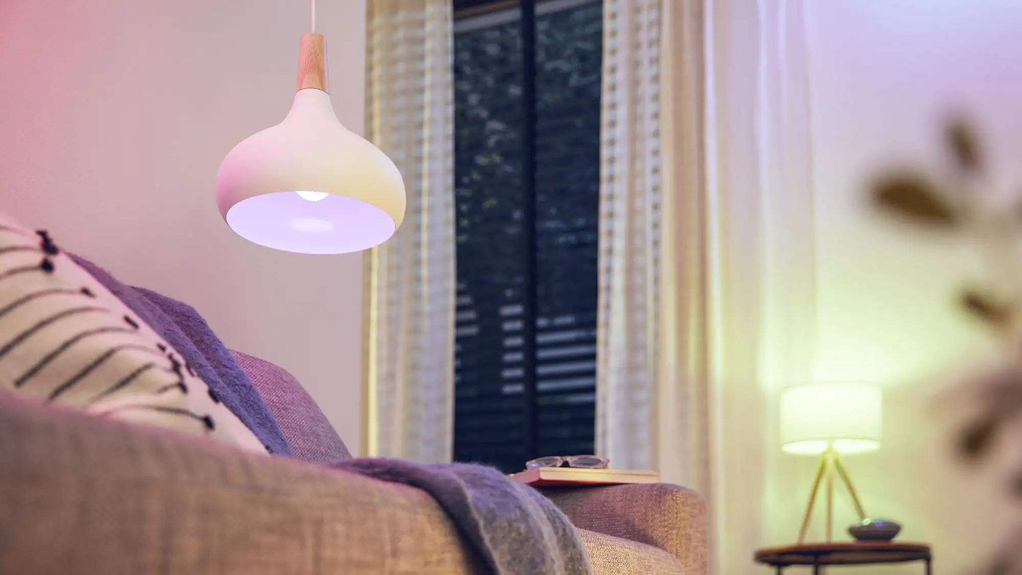 Philips Smart LED Leuchtmittel Tunable White & Color A60 E27 Birne 8 W Philips Smart LED Leuchtmittel Tunable White & Color A60 E27 Birne 8 W