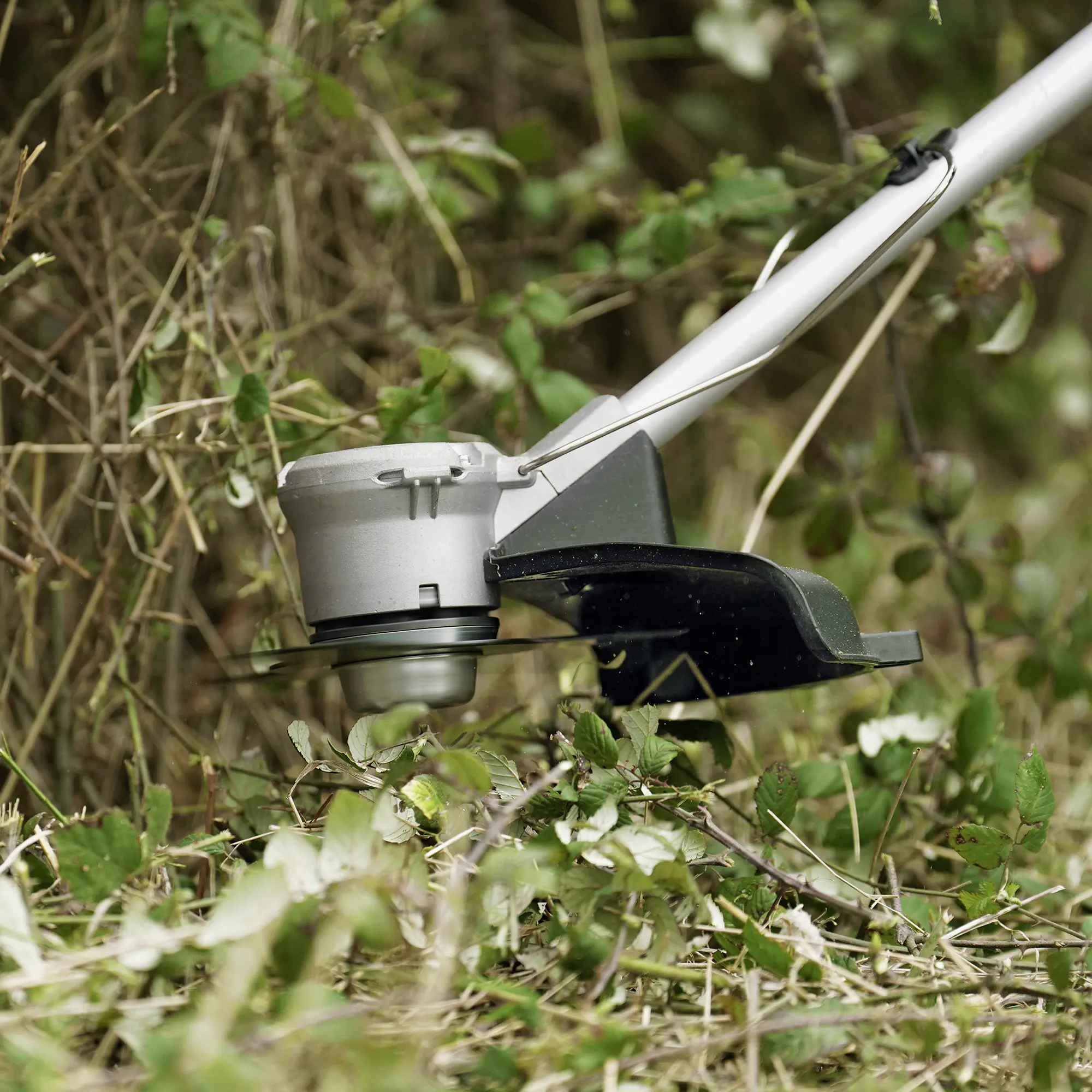 Bosch Akku-Rasentrimmer AdvancedBrushCut 36V-23 Solo 23 / 33 cm Schnittkreis