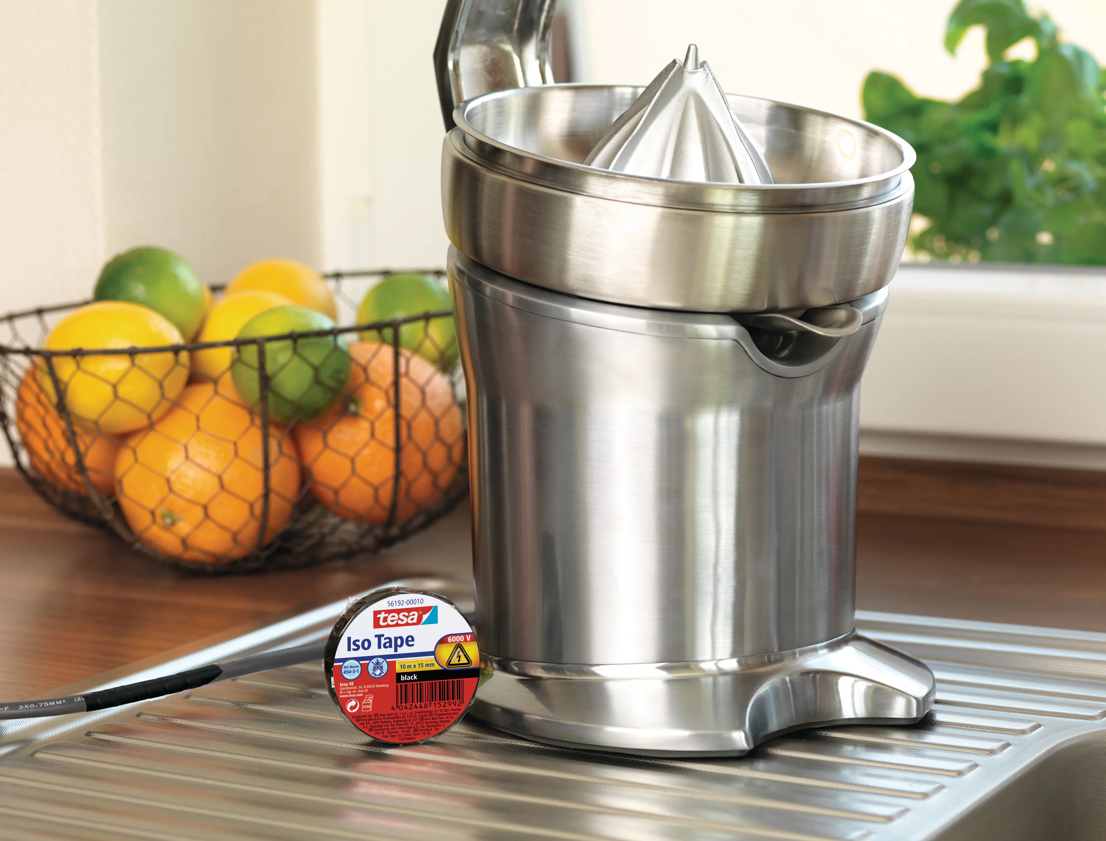 tesa Isolierband 10 m x 15 mm, schwarz