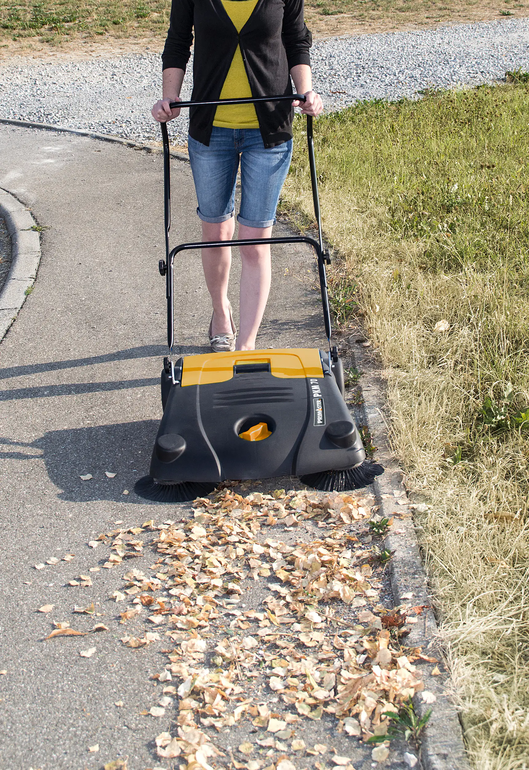 Primaster Kehrmaschine PKM 70 70 cm Arbeitsbreite Primaster Kehrmaschine PKM 70 70 cm Arbeitsbreite