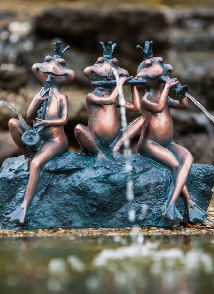 Heissner Teichfigur mit Speierfunktion Frosch-Kapelle 39 x 16 x 30 cm