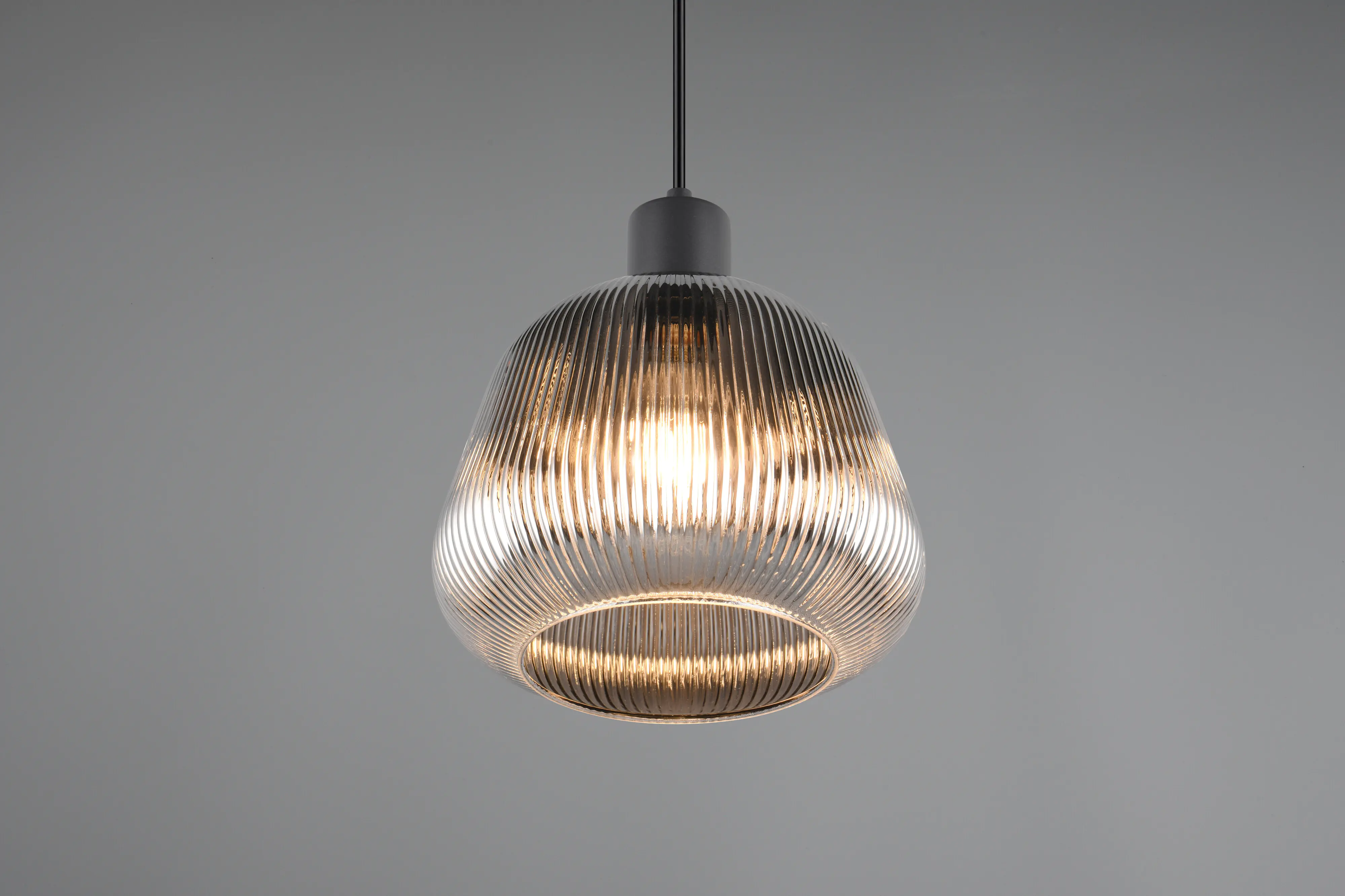 Trio Leuchten LED Pendelleuchte Tarifa E27 schwarz, Metall/Glas