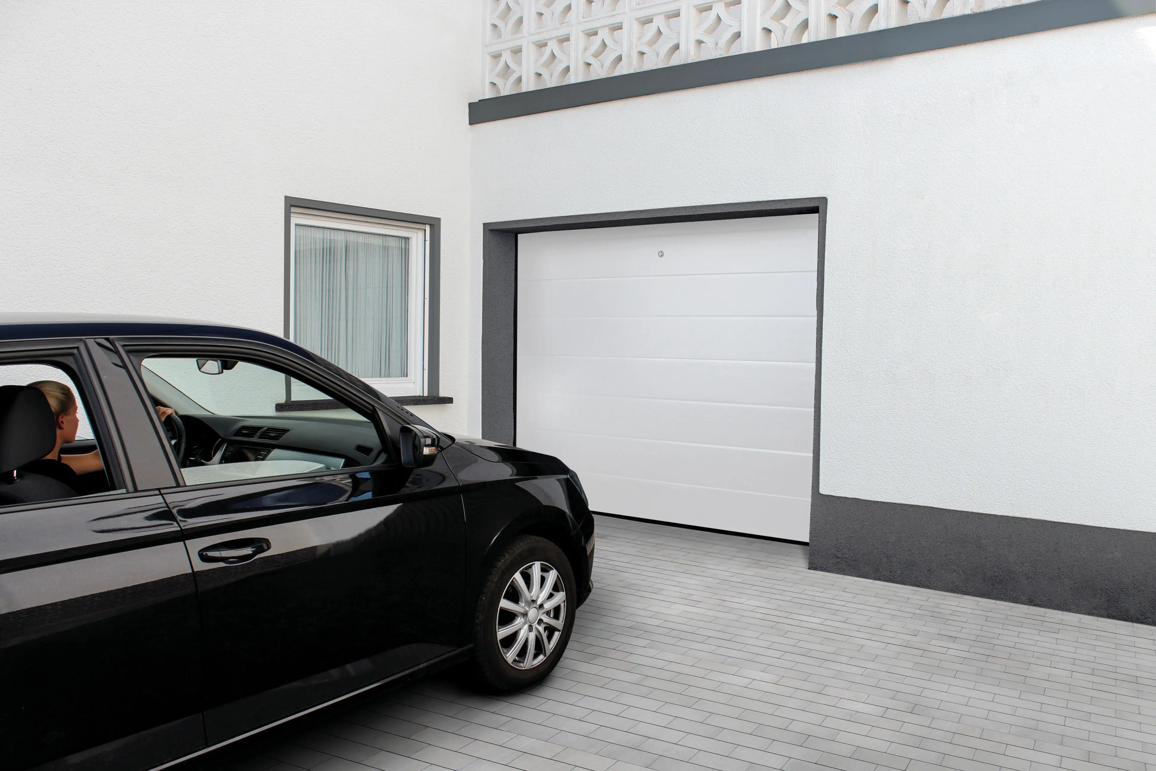 Sektionalgaragentor weiß + Montageservice