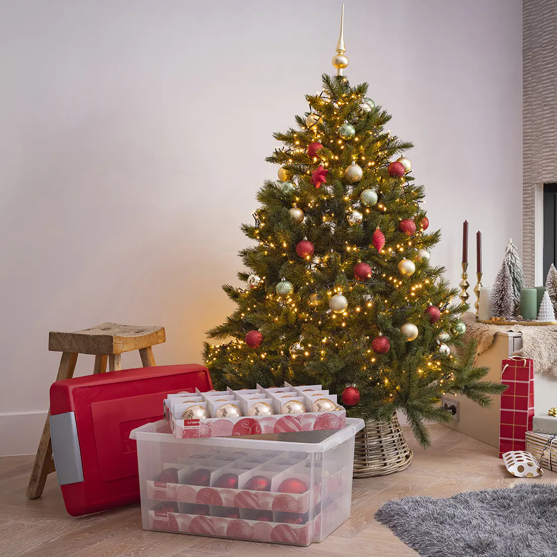 Sunware Weihnachtsbox Nesta 60L mit Einsatz für 60 Kugeln transparent rot