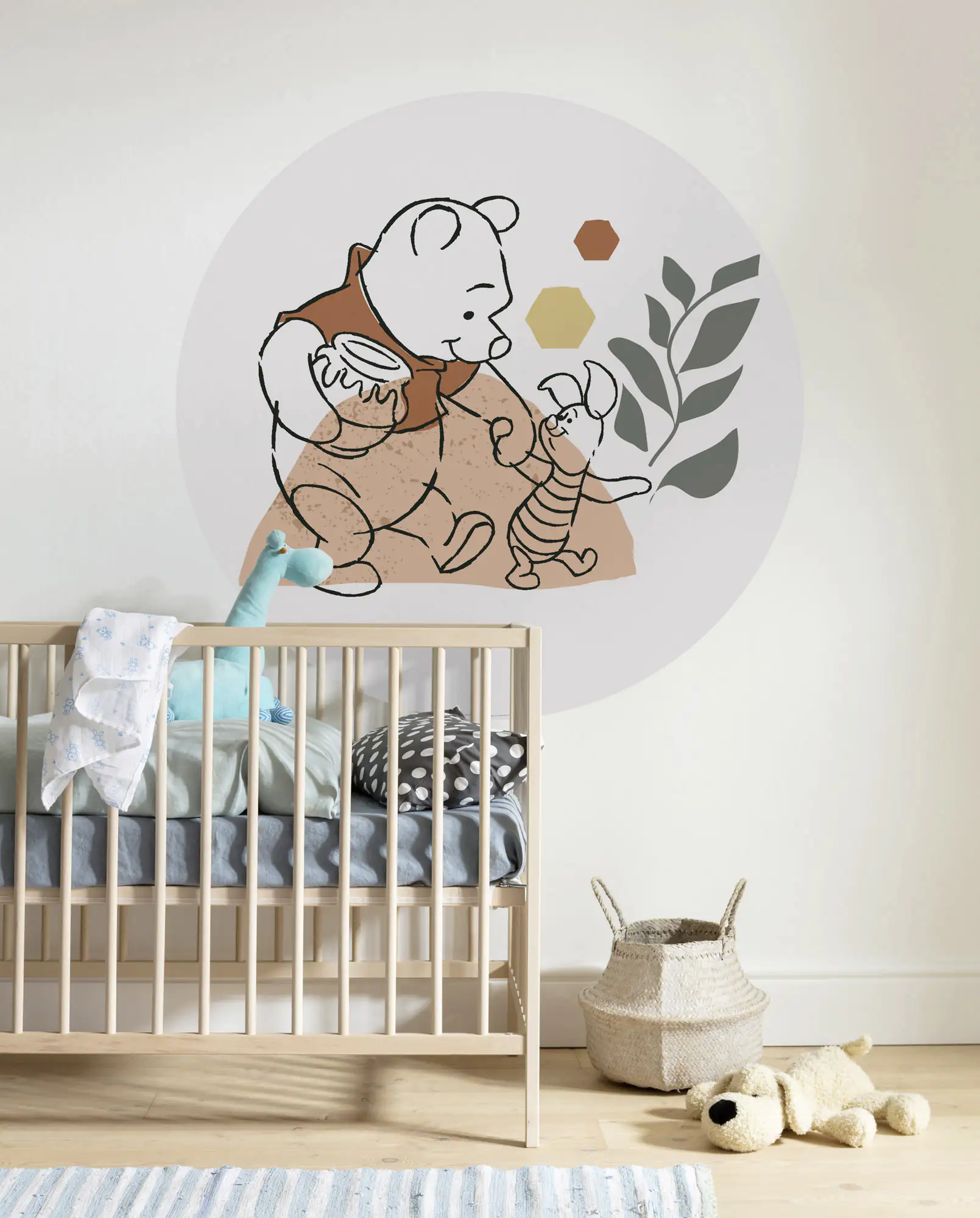 Komar Vlies Fototapete Dot Winnie Pooh Soulmat Ø 128 cm, selbstklebend Komar Vlies Fototapete Dot Winnie Pooh Soulmat Ø 128 cm, selbstklebend