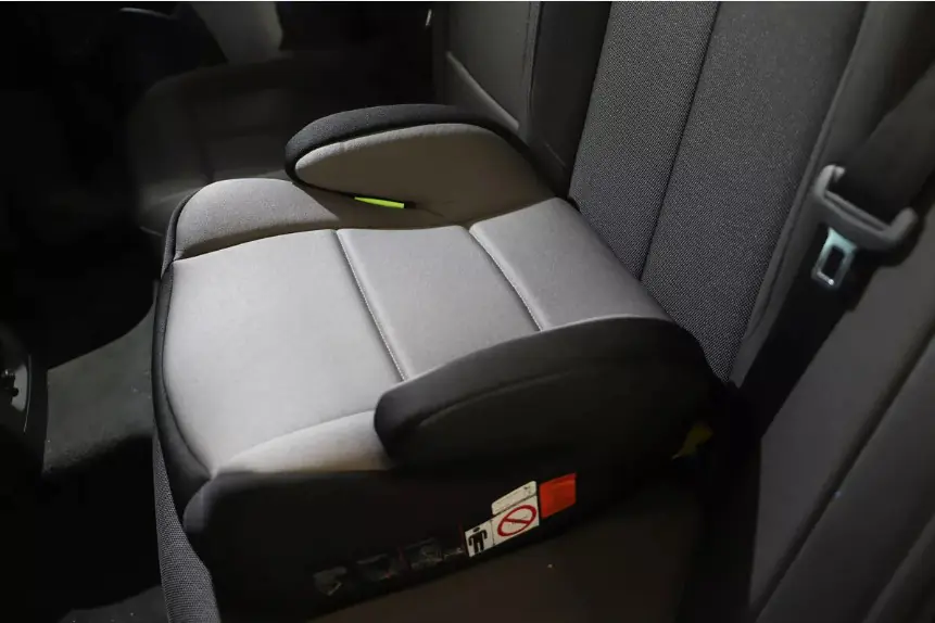 Cartrend Kindersitzerhöhung R129 mit ISOFIX