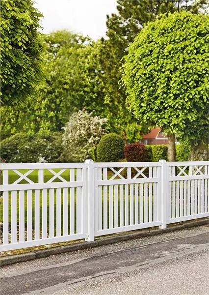 Plus Zaunelement Vinesse 150 x 96 cm weiß Plus Zaunelement Vinesse 150 x 96 cm weiß