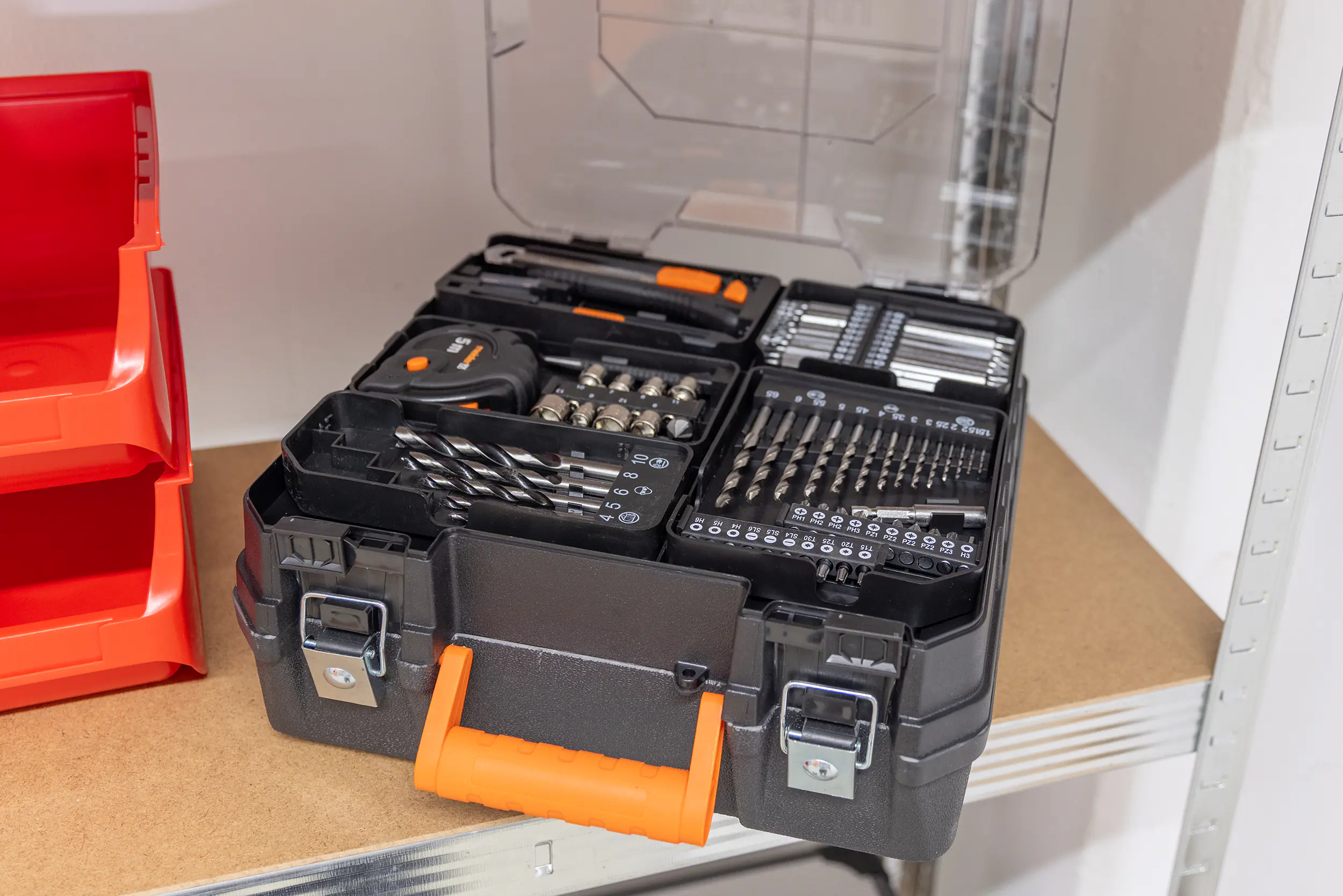 Meister Akku-Bohrschrauber-Set Mobile Werkstatt 20 V Akku, Ladegerät & Zubehör Meister Akku-Bohrschrauber-Set Mobile Werkstatt 20 V Akku, Ladegerät & Zubehör
