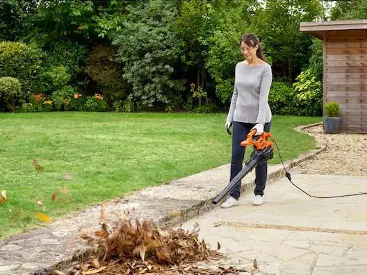 Black & Decker Elektro Laubsauger/-bläser BEBLV260  3in1 2.600 Watt