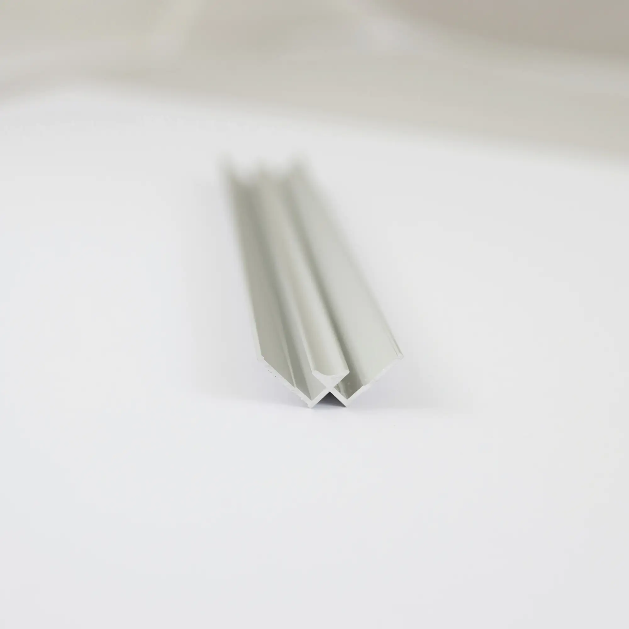 4053758560643_2562427 Breuer Profil Ecke innen Profil Ecke innen 255 Silber matt