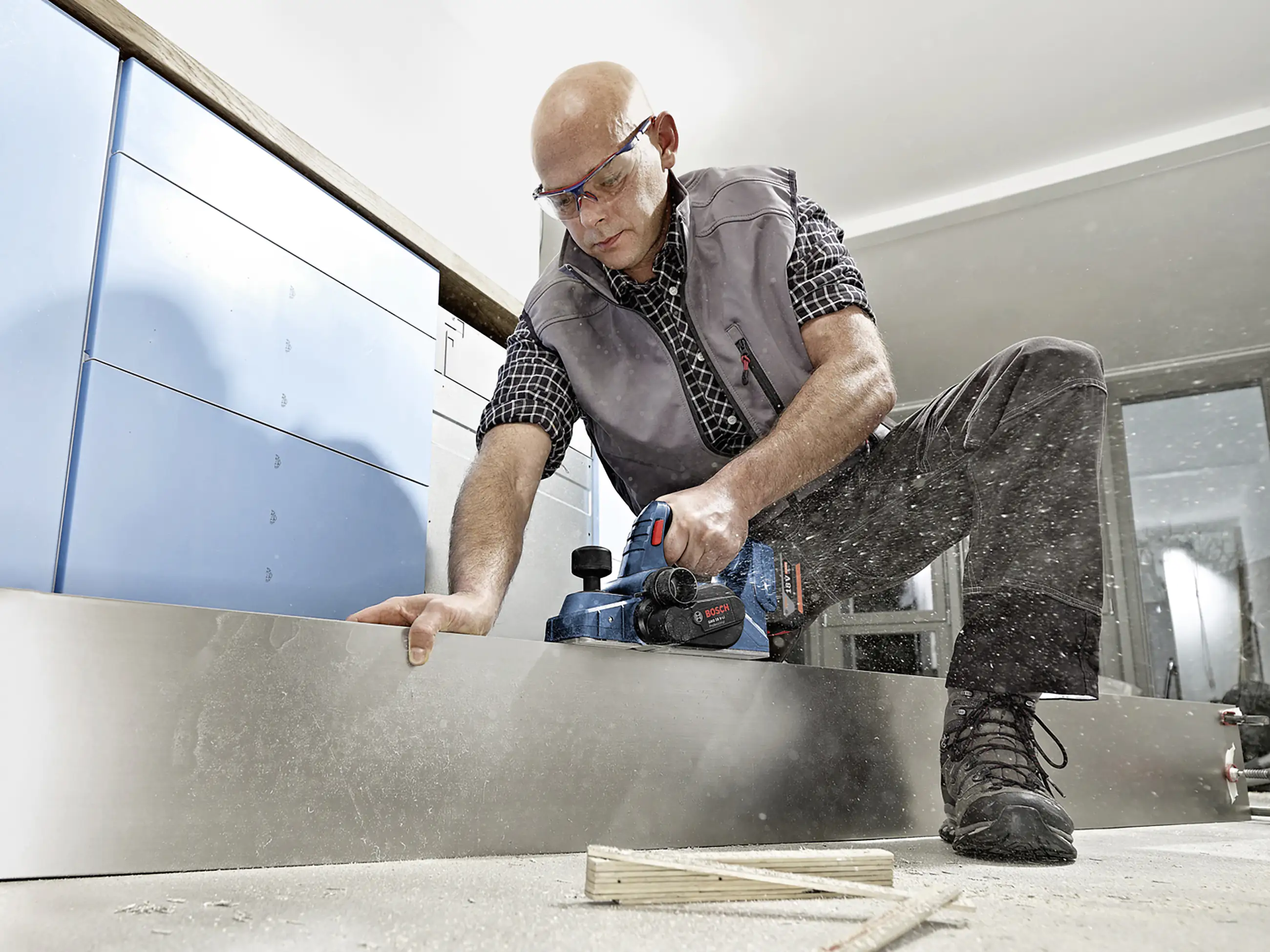 Bosch Professional Akku-Hobel GHO 18V-LI Solo