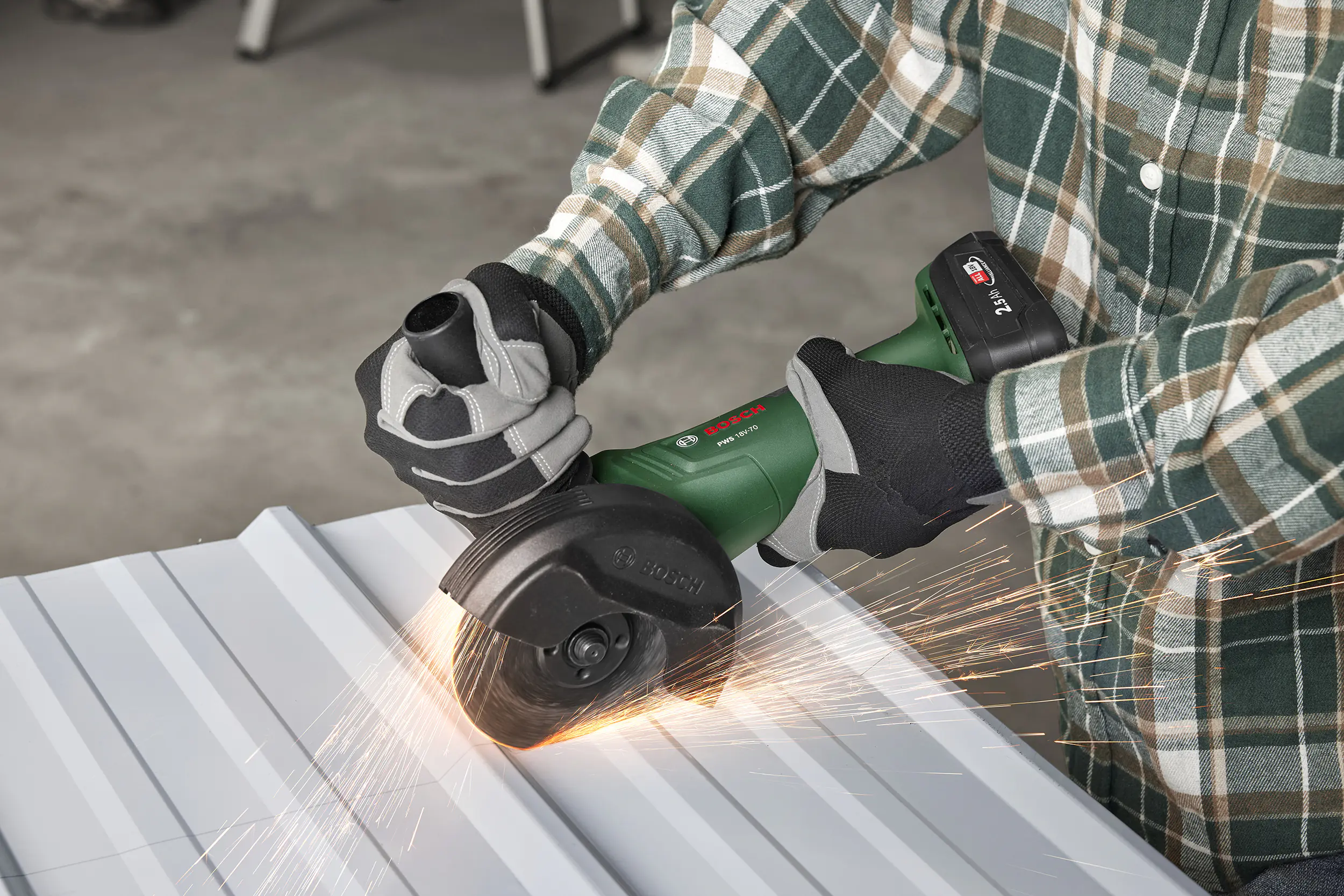 Bosch Akku-Winkelschleifer PWS 18V-70 Solo