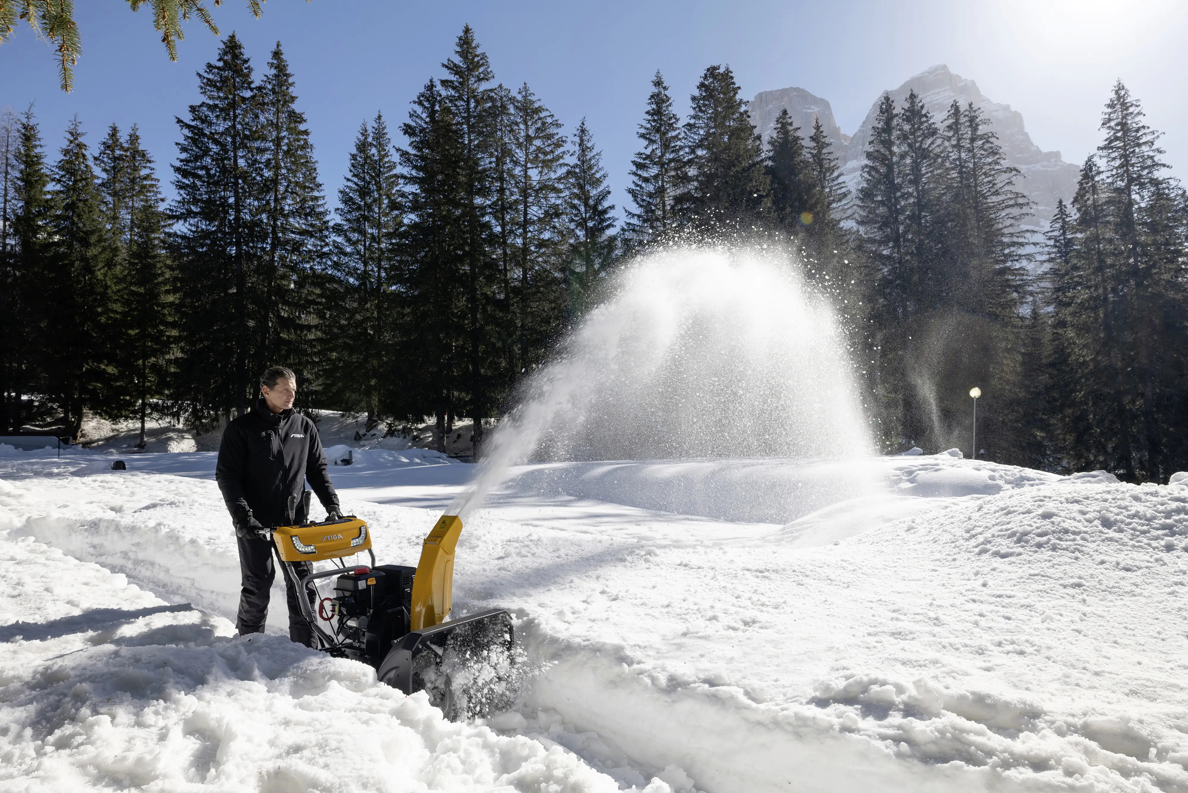 Stiga Benzin-Schneefräse ST 5262 P Arbeitsbreite 62 cm 5,2 kw Stiga Benzin-Schneefräse ST 5262 P Arbeitsbreite 62 cm 5,2 kw