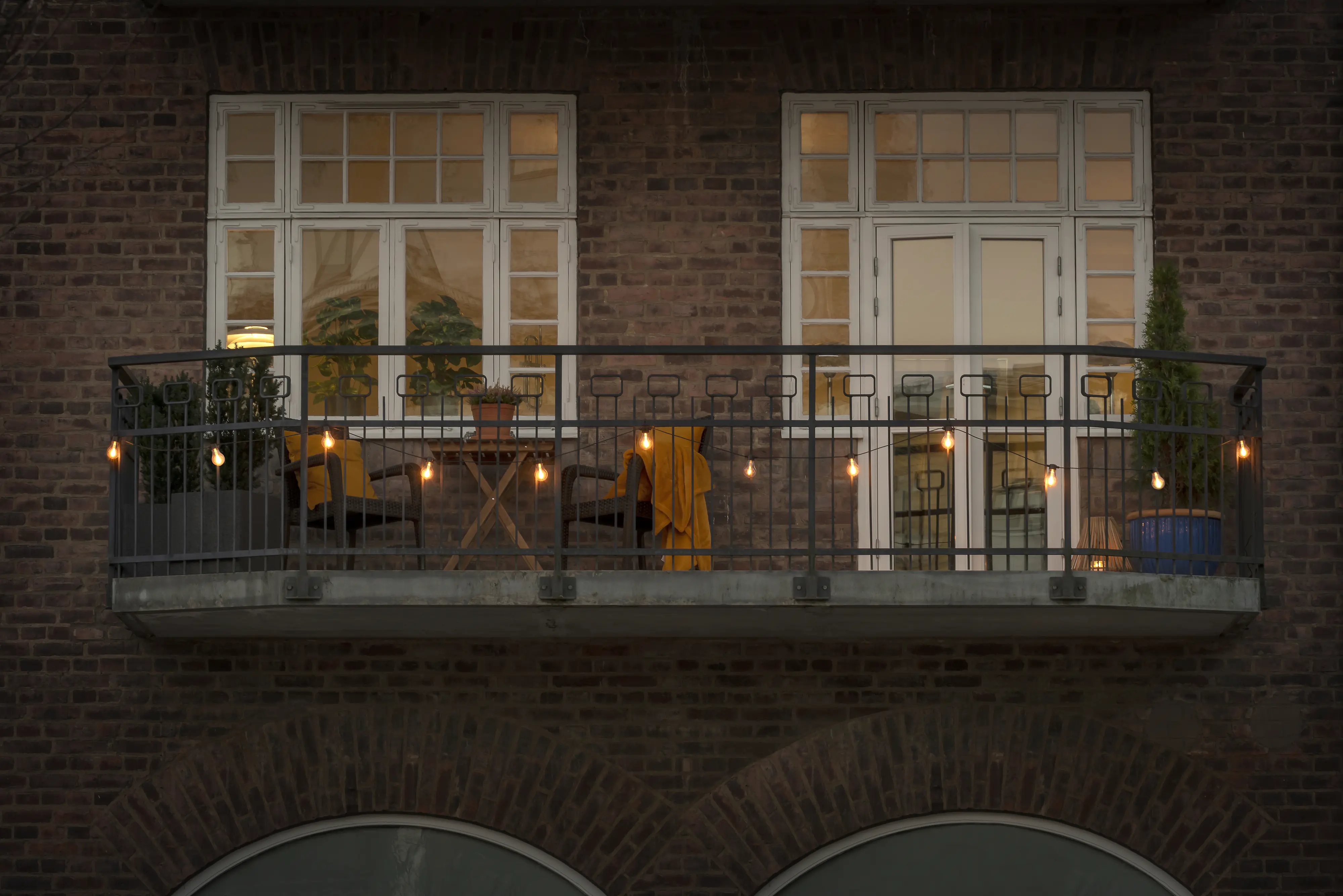 Konstsmide LED Solar Party Lichterkette Außen inkl. Fernbedienung und USB 10 bernsteinfarbene Dioden 