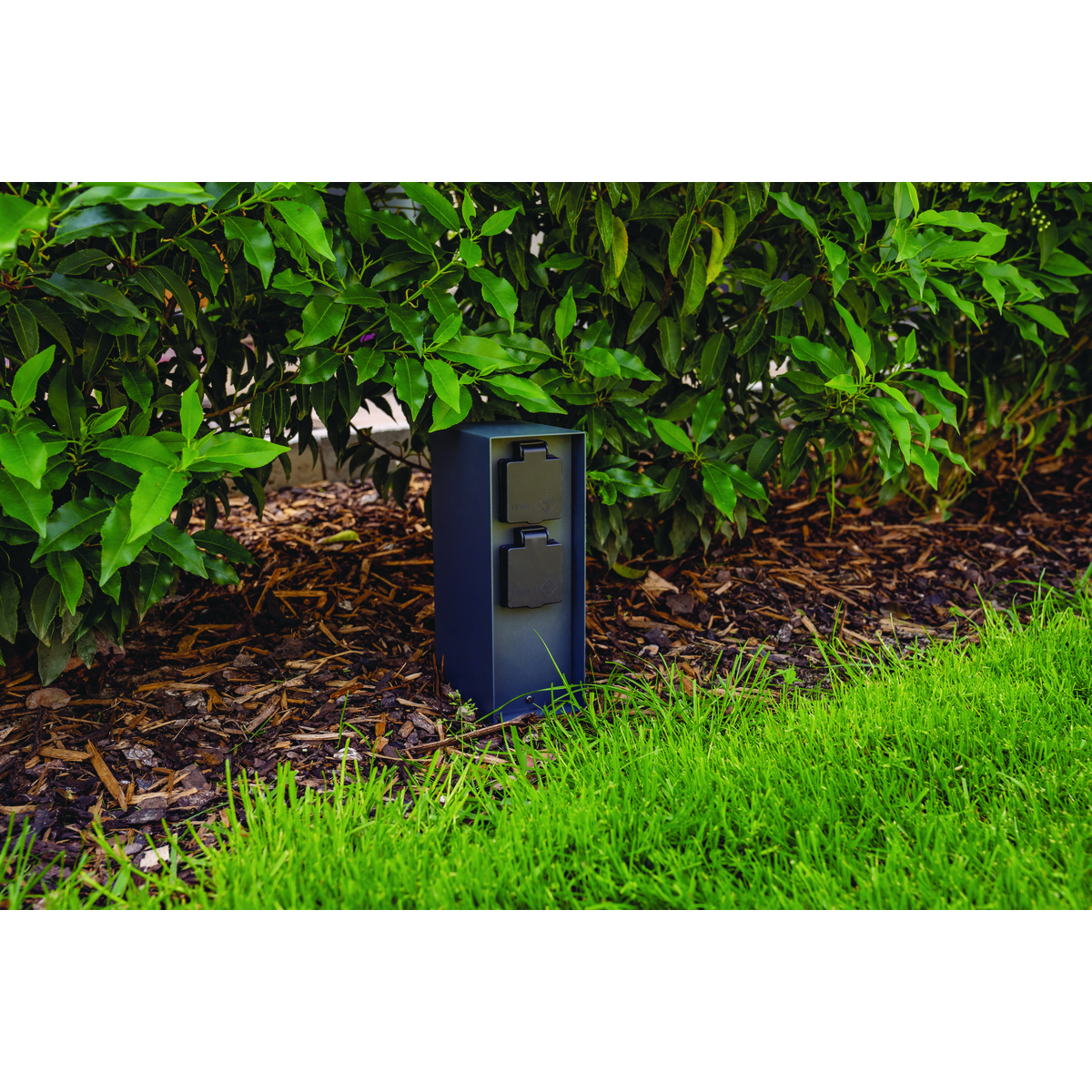 Unitec Gartensäule mit 2 Schutzkontakt-Steckdosen inkl. Zeitschaltuhr schwarz