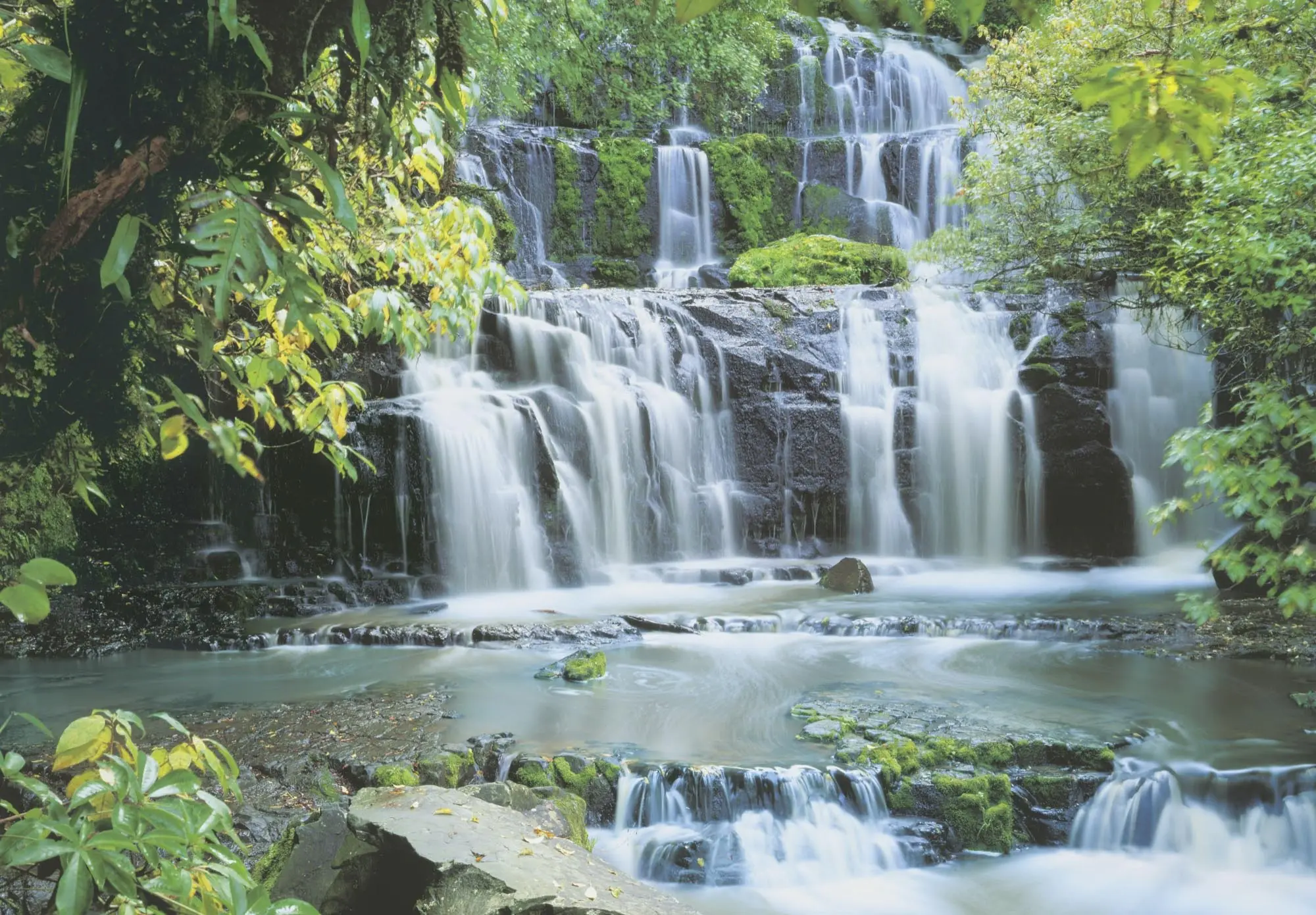 Komar Fototapete Kaunui Falls 368 x 254 cm 