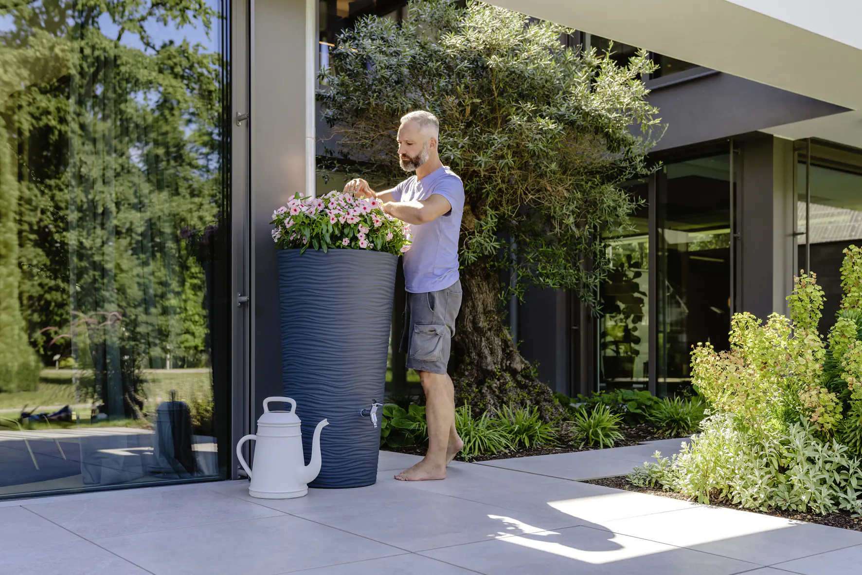 Garantia Regenspeicher Natura 2in1 210 L graphite grey mit Pflanzschale