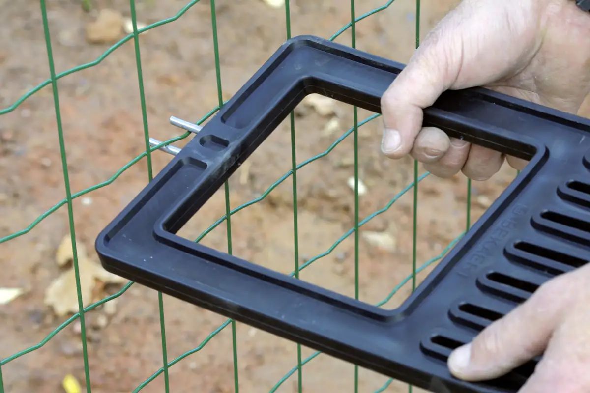 Alberts Spannkamm zur Straffung von Schweißgittern schwarz