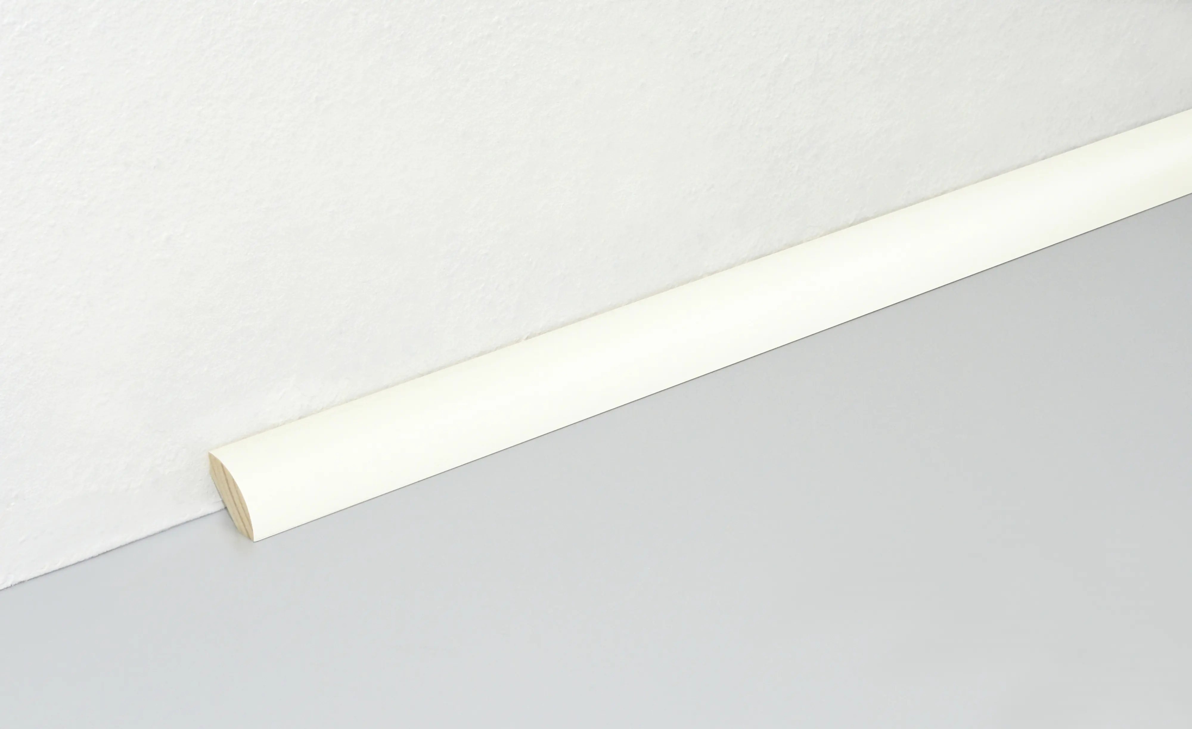 FN Neuhofer Viertelrundstab L0184 RAL9010 240 cm 14 x 14 mm