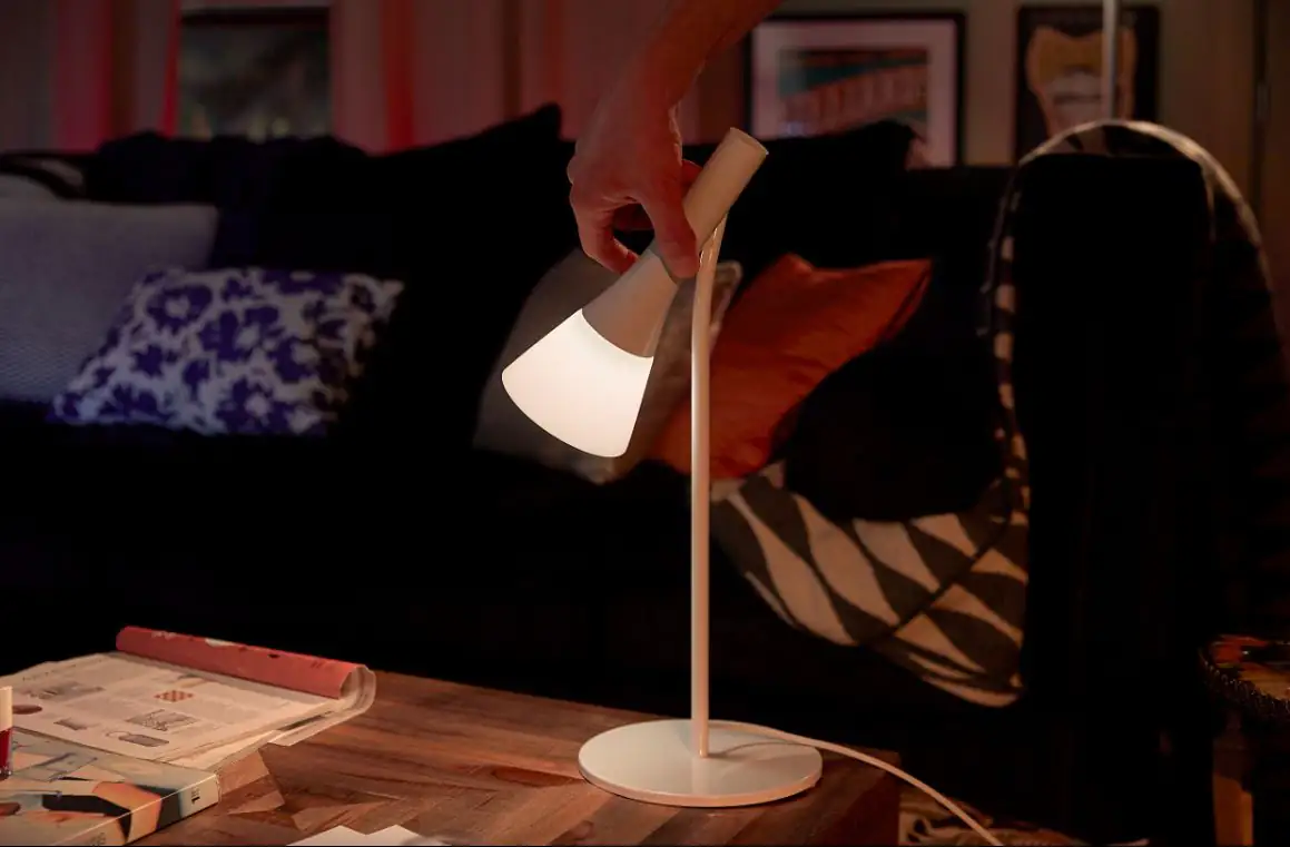 8718696168868_2 Philips Hue Tischleuchte White Ambiance Explore weiß 50,4 x 19 cm