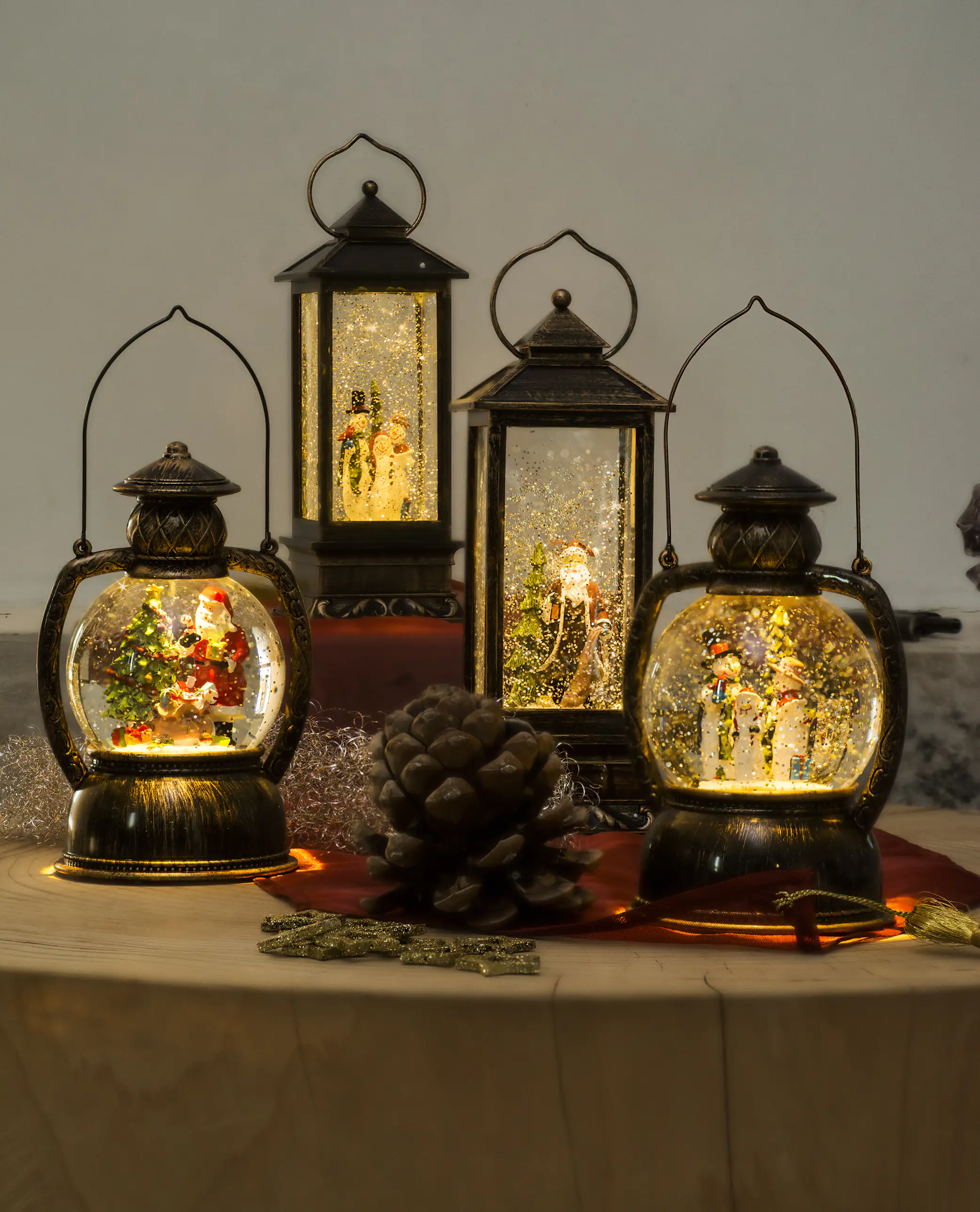 Konstsmide LED Kugellaterne Weihnachtsmann 20 x Ø 12 cm