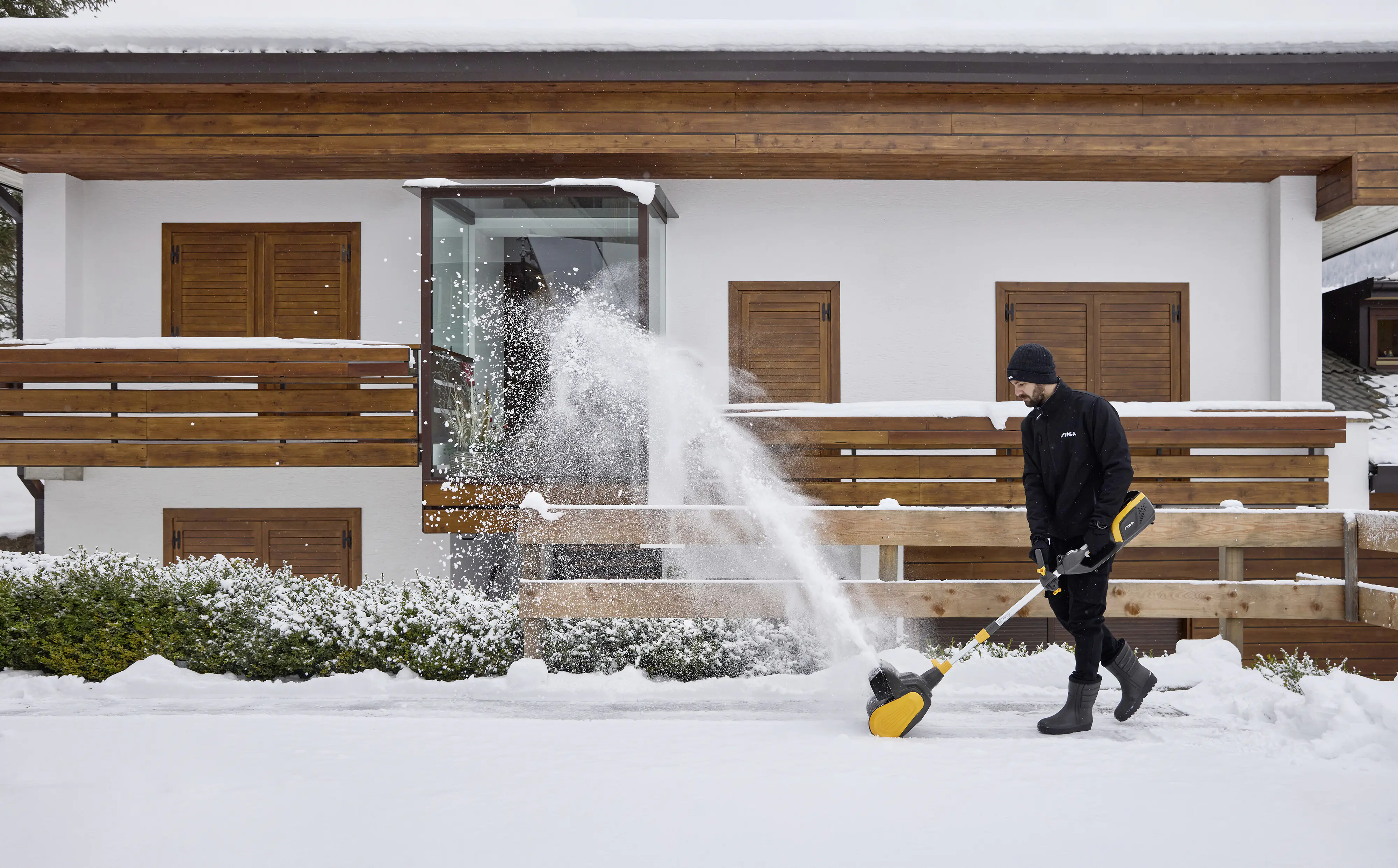 Stiga Akku-Schneefräse ST 300e Kit Arbeitsbreite 30 cm 2 Ah 48 Volt Stiga Akku-Schneefräse ST 300e Kit Arbeitsbreite 30 cm 2 Ah 48 Volt