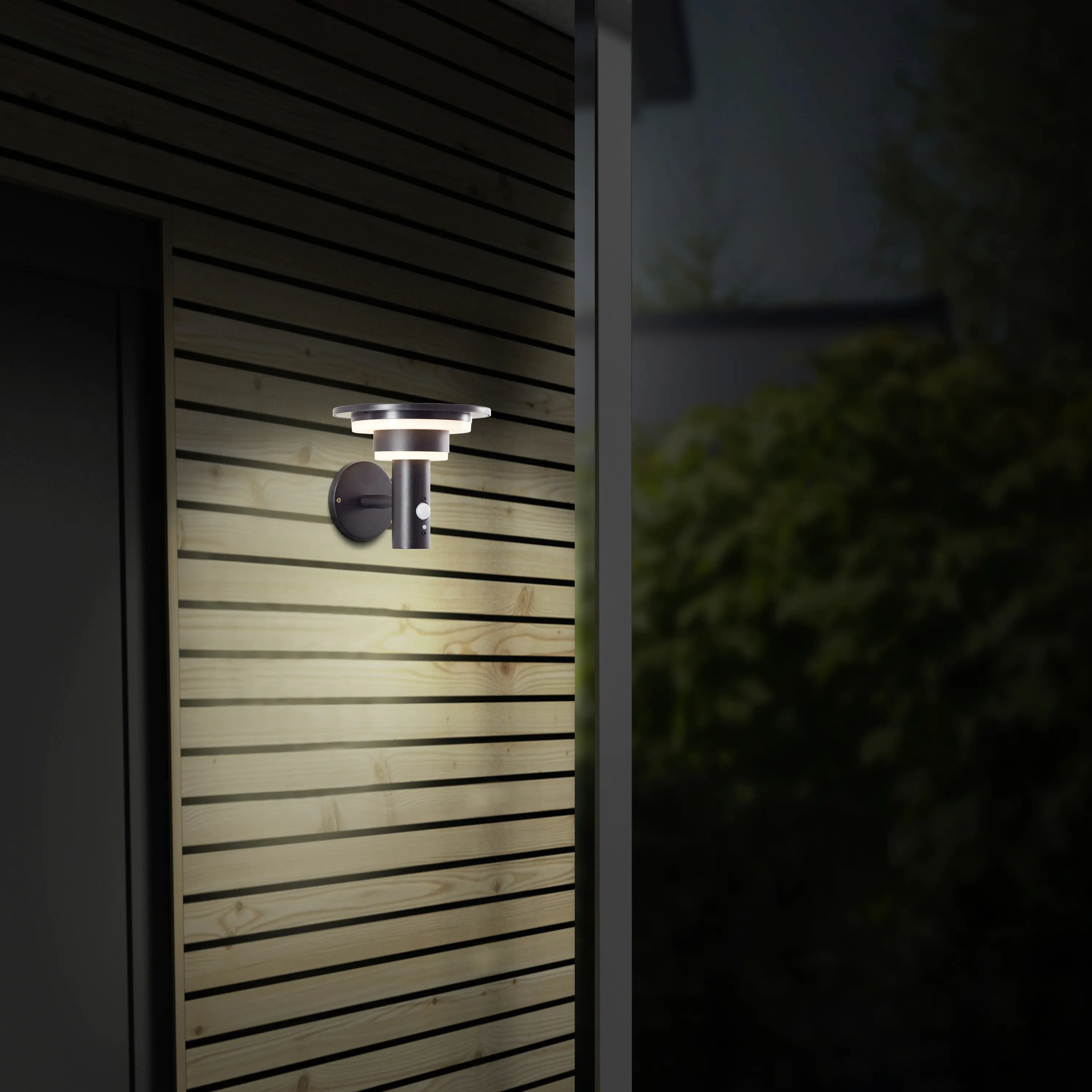 Brilliant Solar-Außenwandleuchte Garvina 3W warmweiß Bewegungsmelder