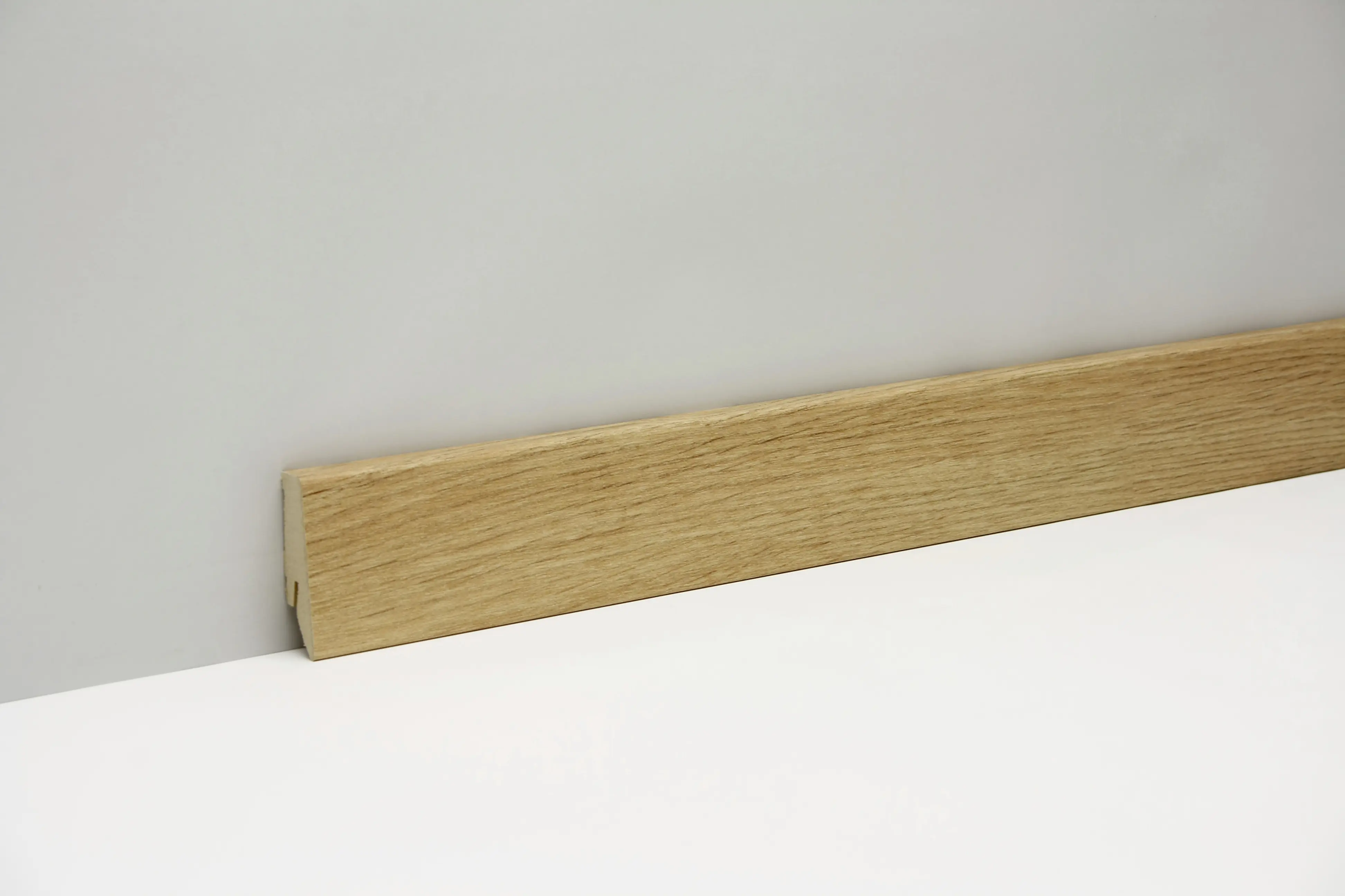 Classen Clip-Fußleiste 240 cm 58 x 19 mm Eiche natur Classen Clip-Fußleiste 240 cm 58 x 19 mm Eiche natur