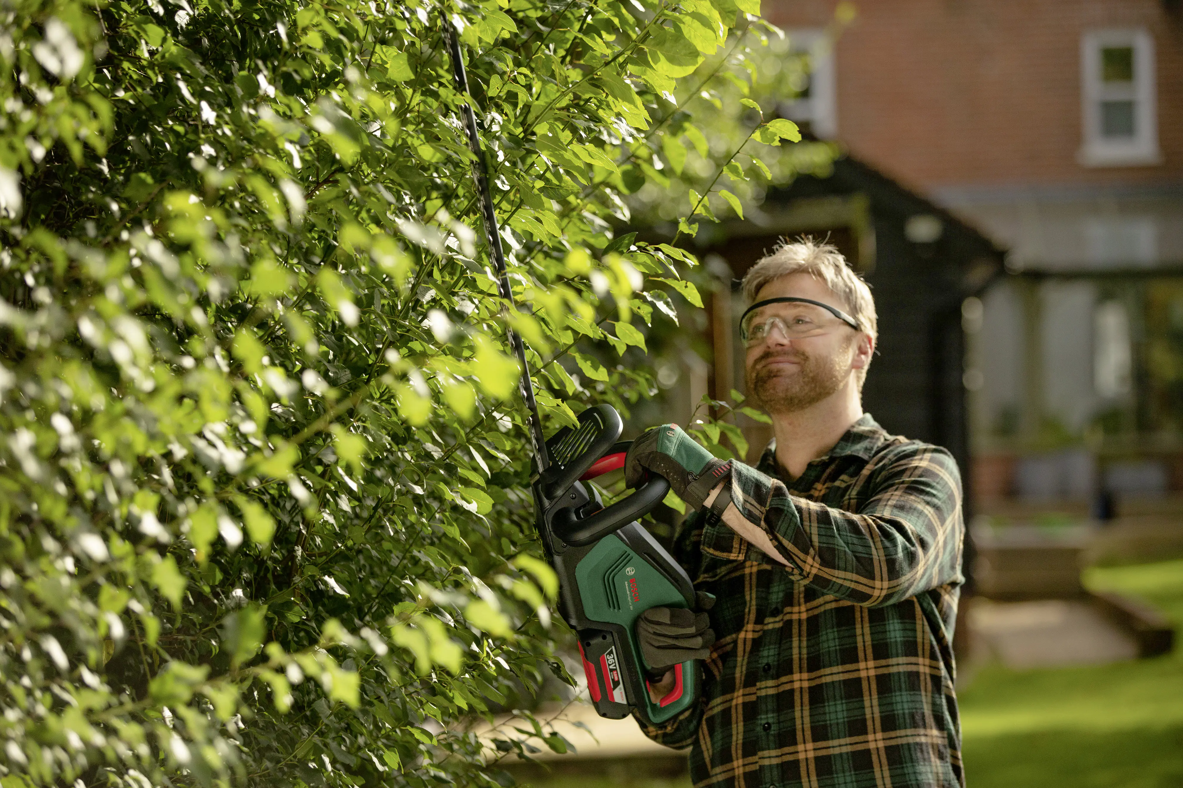 Bosch Akku-Heckenschere AdvancedHedgeCut 36V-65-28 Solo
