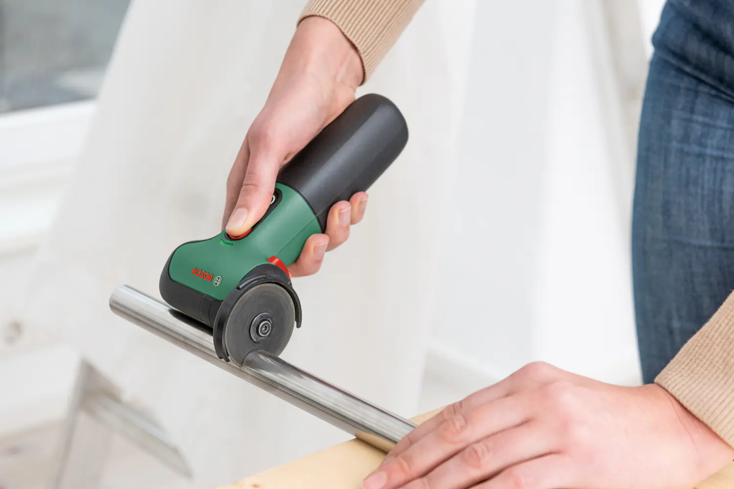Bosch Akku-Winkelschleifer Easy Cut&Grind 7,2 V 50 mm Solo Bosch Akku-Winkelschleifer Easy Cut&Grind 7,2 V 50 mm Solo