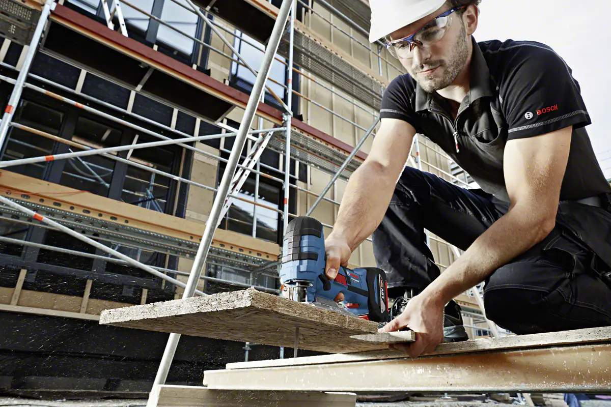 Bosch Professional Akku-Stichsäge GST 18V-LI S Solo in L-Boxx