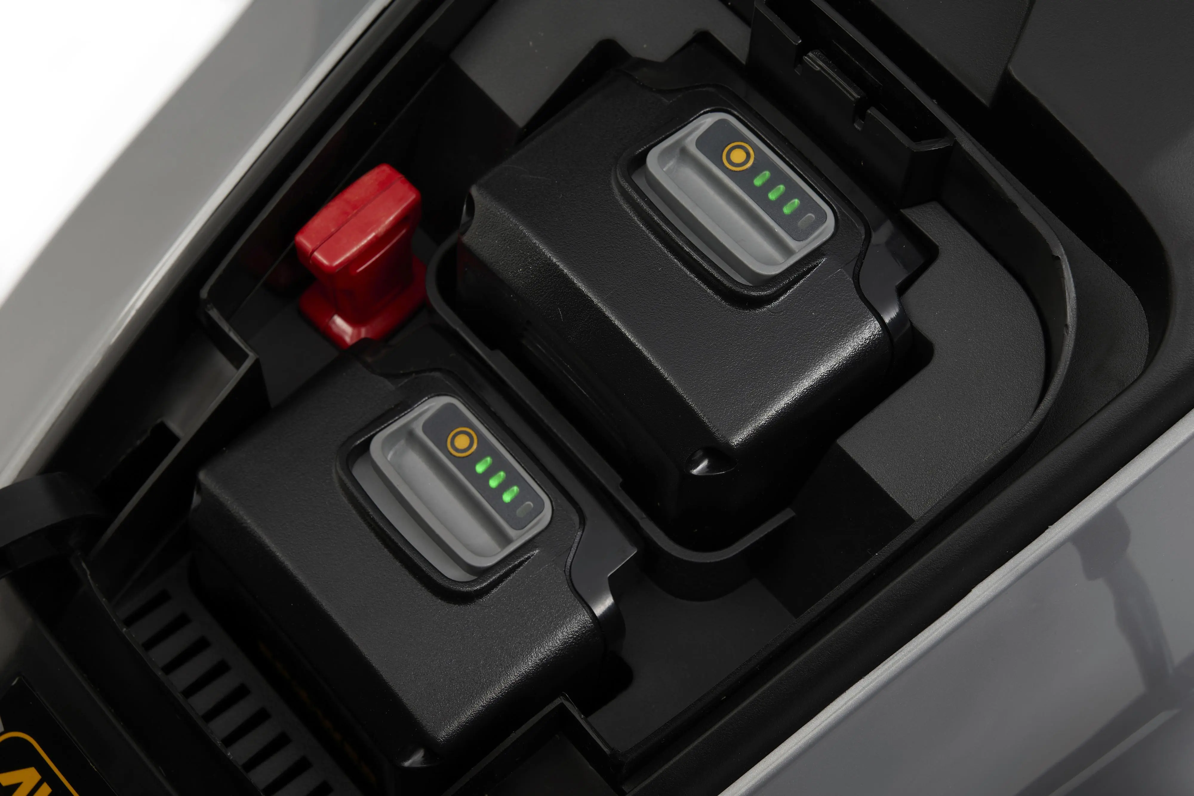 Alpina Akku-Rasenmäher AL 3820 Li 38 cm Schnittbreite inkl. 2 x 4 Ah Akku Alpina Akku-Rasenmäher AL 3820 Li 38 cm Schnittbreite inkl. 2 x 4 Ah Akku