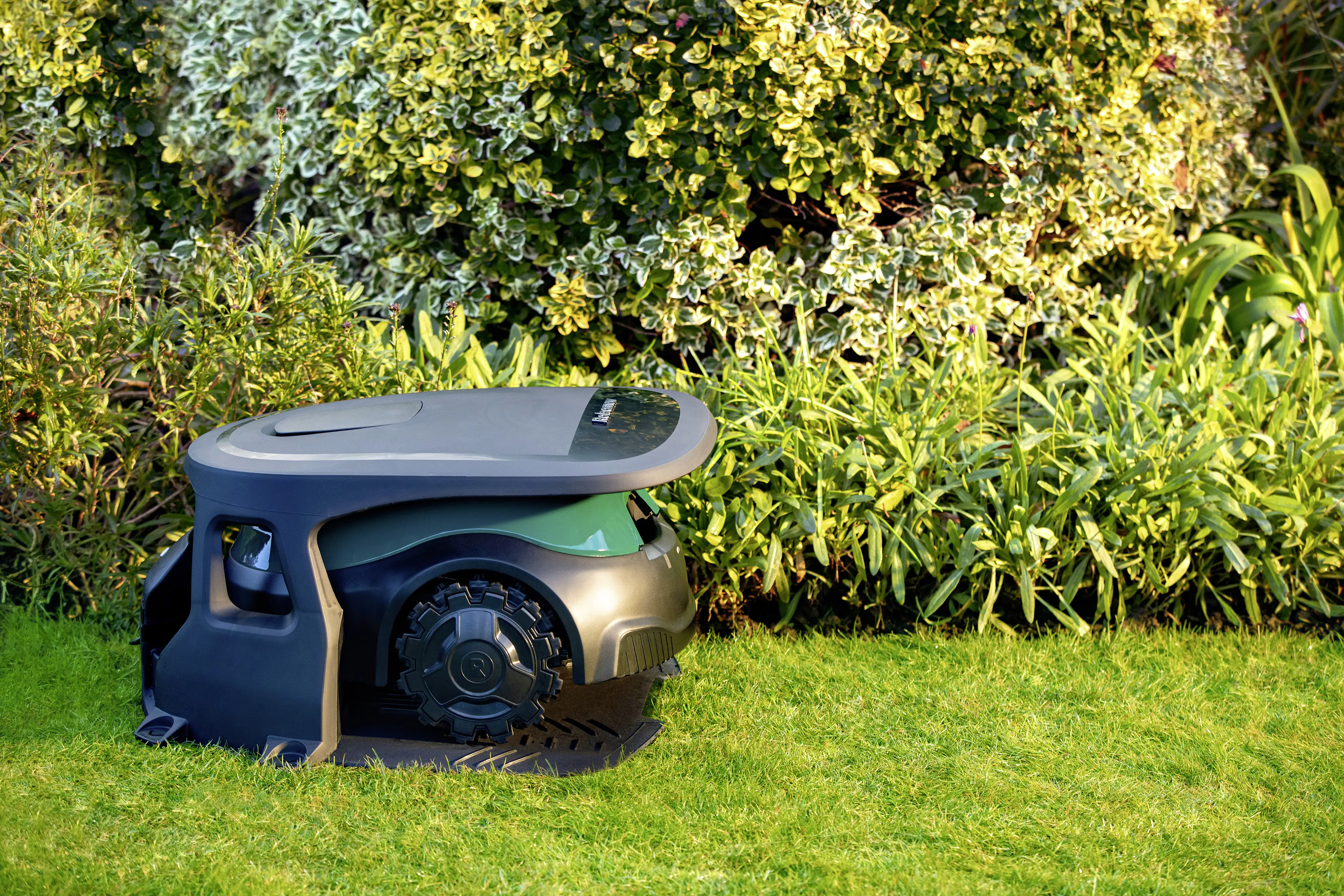 4008423917260_2728244 Robomow Mähroboter RT 700 18 cm Schnittbreite