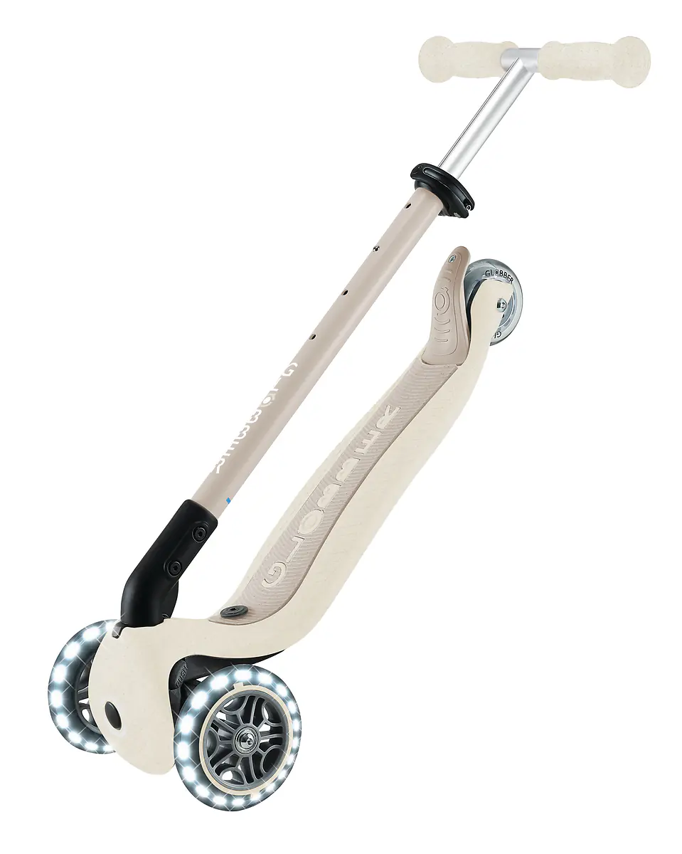 Globber Laufrad für Kinder mit Leuchtrollen Go-Up Active Lights Eco creme/weiß