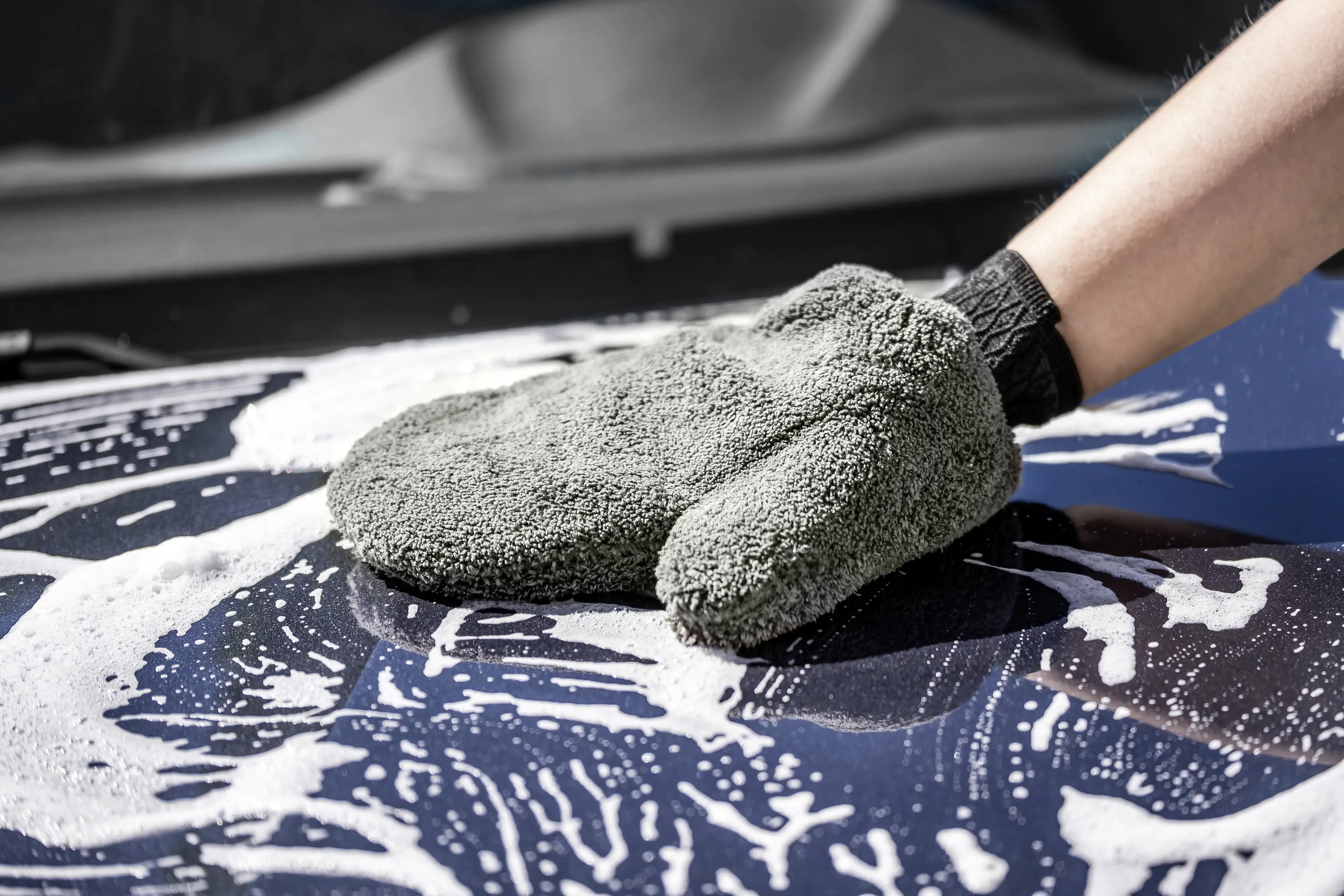 4006132199588_2103847 APA Wasch- und Polierhandschuh 29x20cm