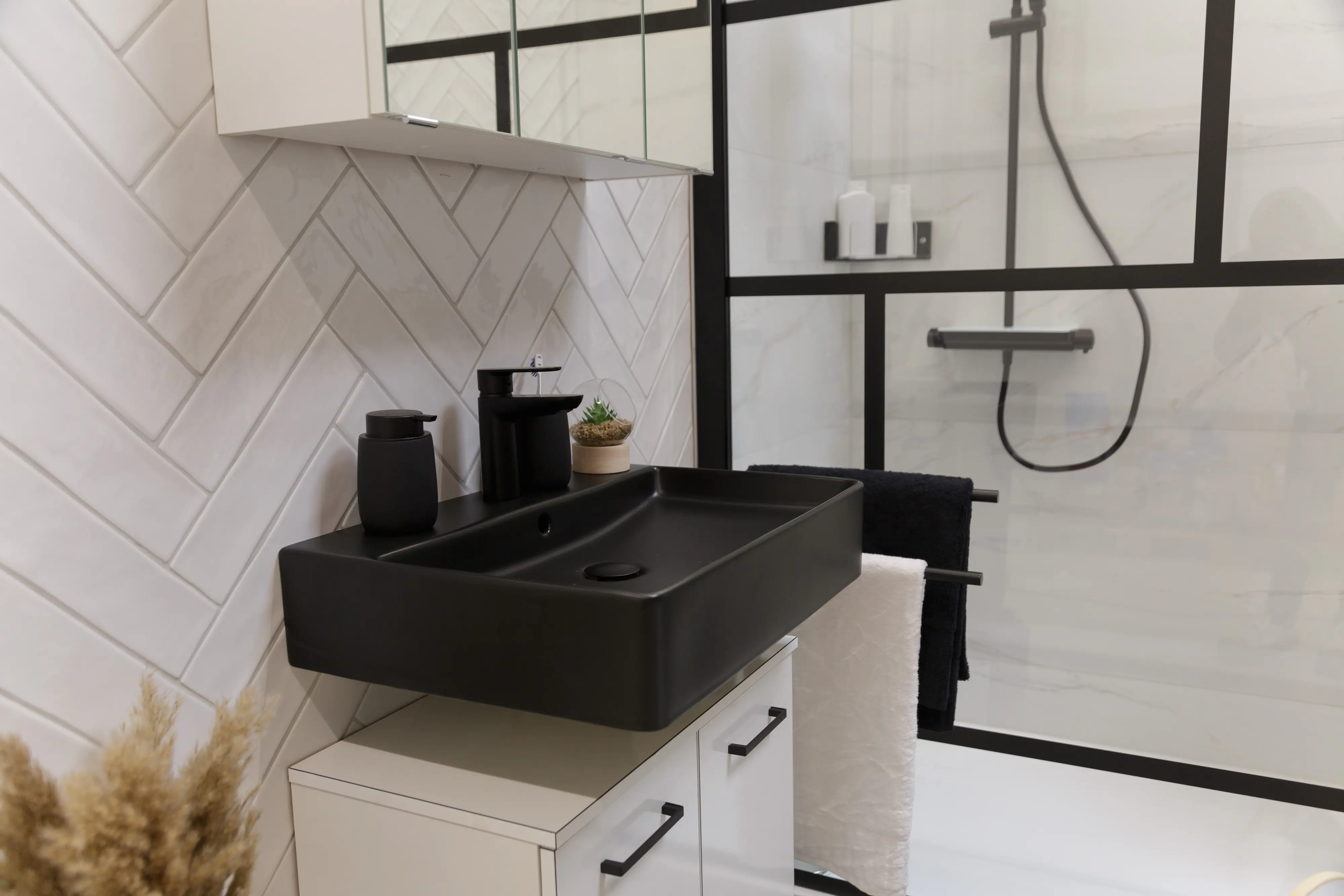 Kleine Wolke Seifenspender Bonny schwarz