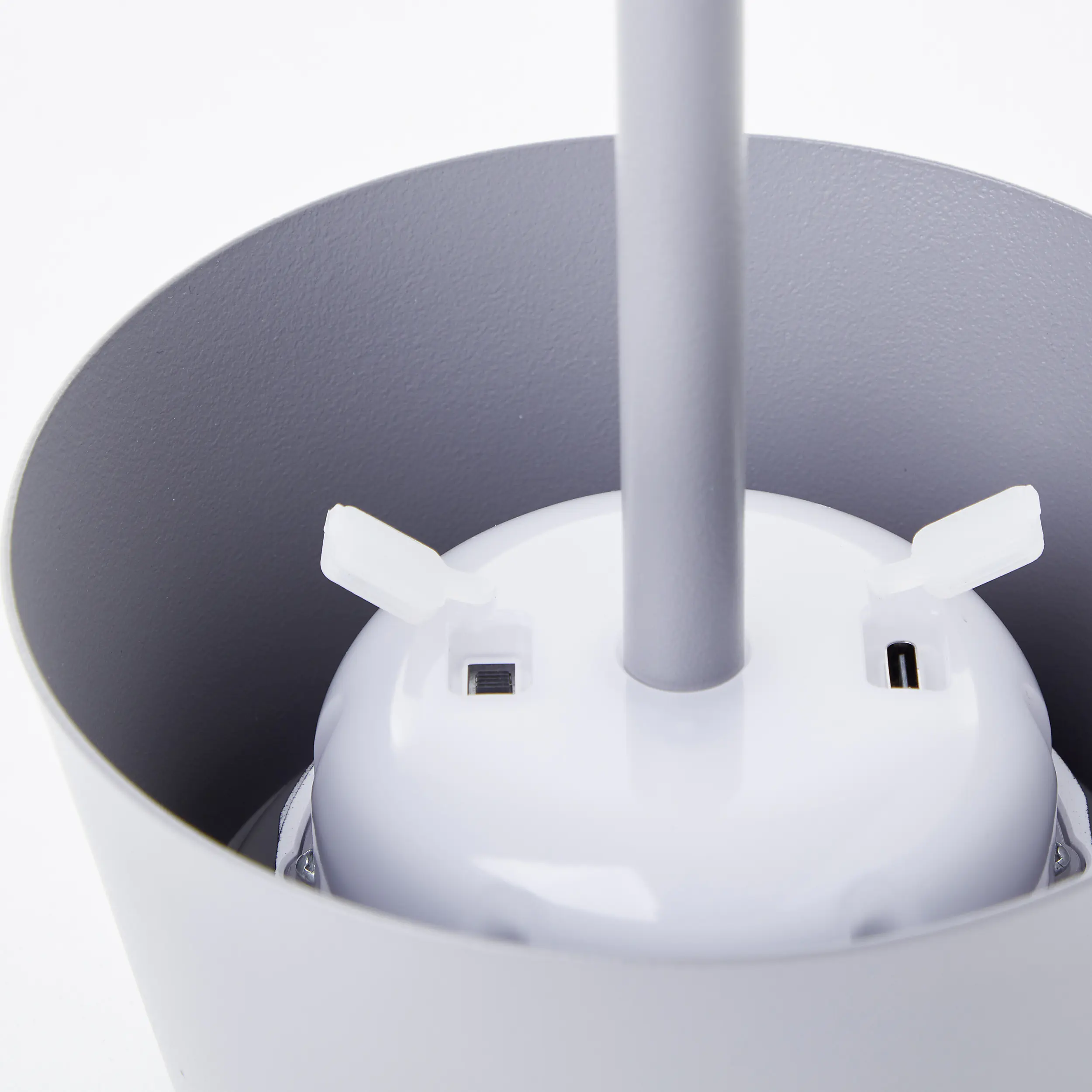 Brilliant Solartischleuchte Picco mit USB-Anschluss 4W grau