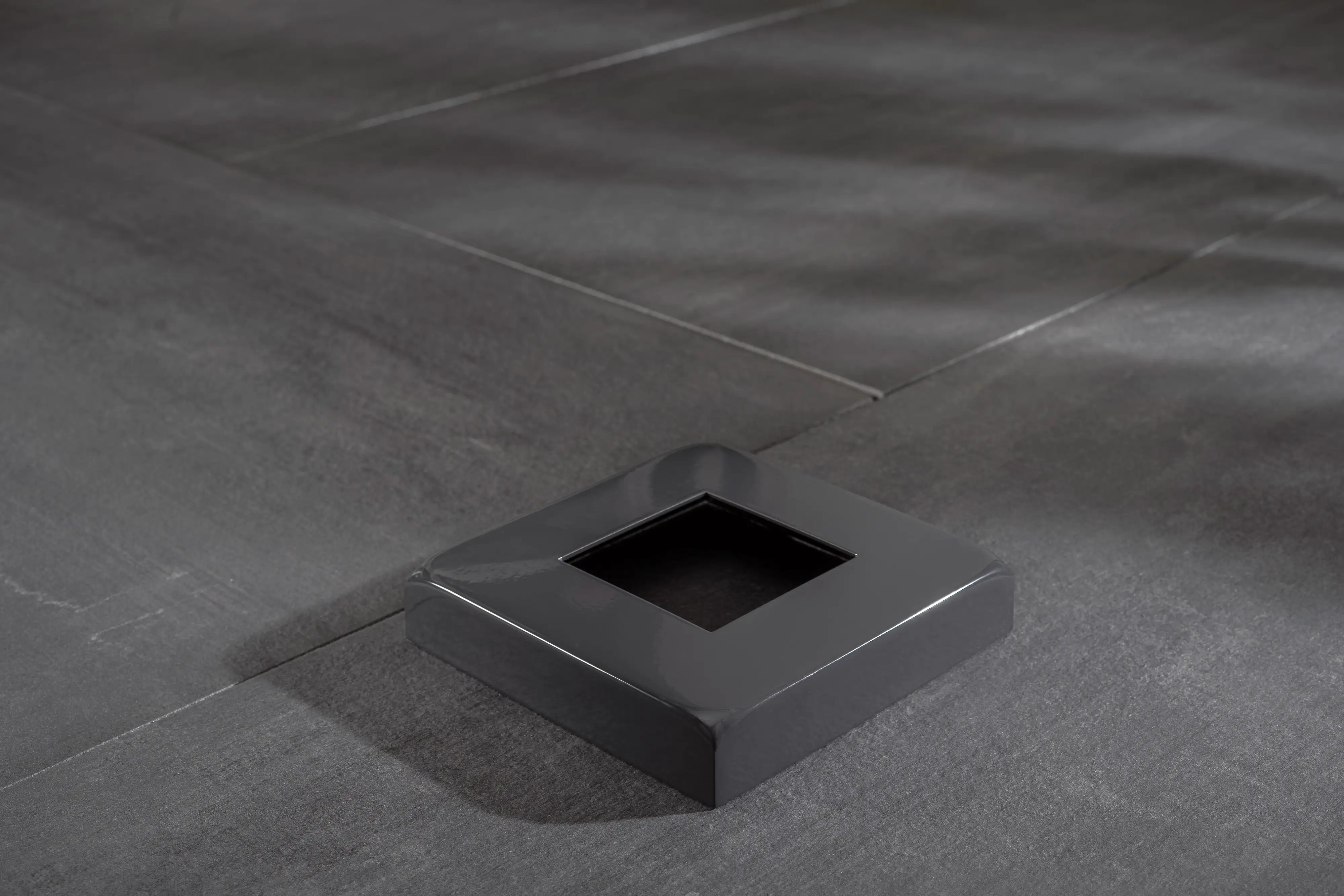 Ambiente Aluminium-Abdeckkappe 145 x 145 x 28 mm RAL 7016 Anthrazitgrau