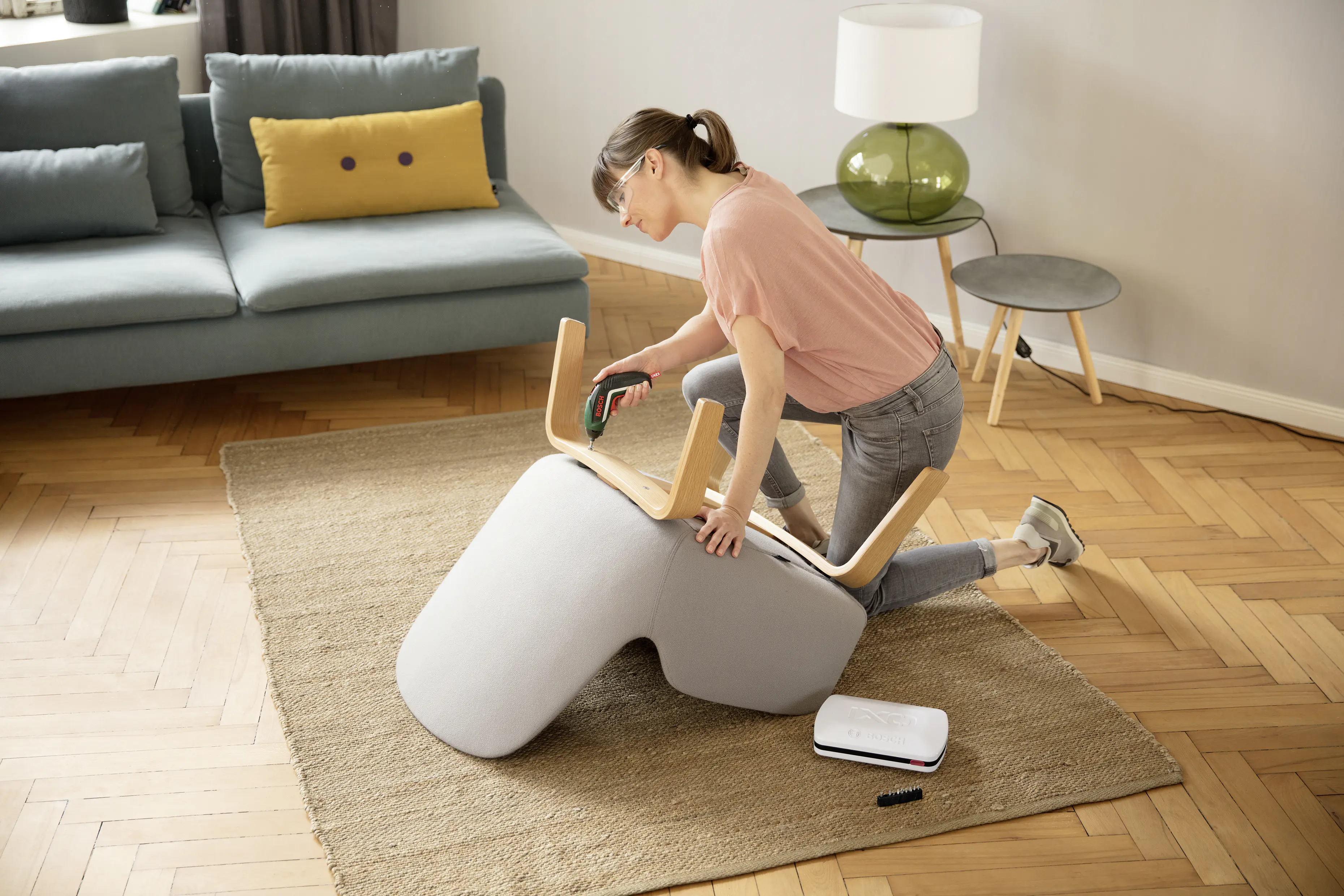 Bosch Akku-Schrauber IXO 5 inkl. Akku und Ladegerät 3,6 V Bosch Akku-Schrauber IXO 5 inkl. Akku und Ladegerät 3,6 V