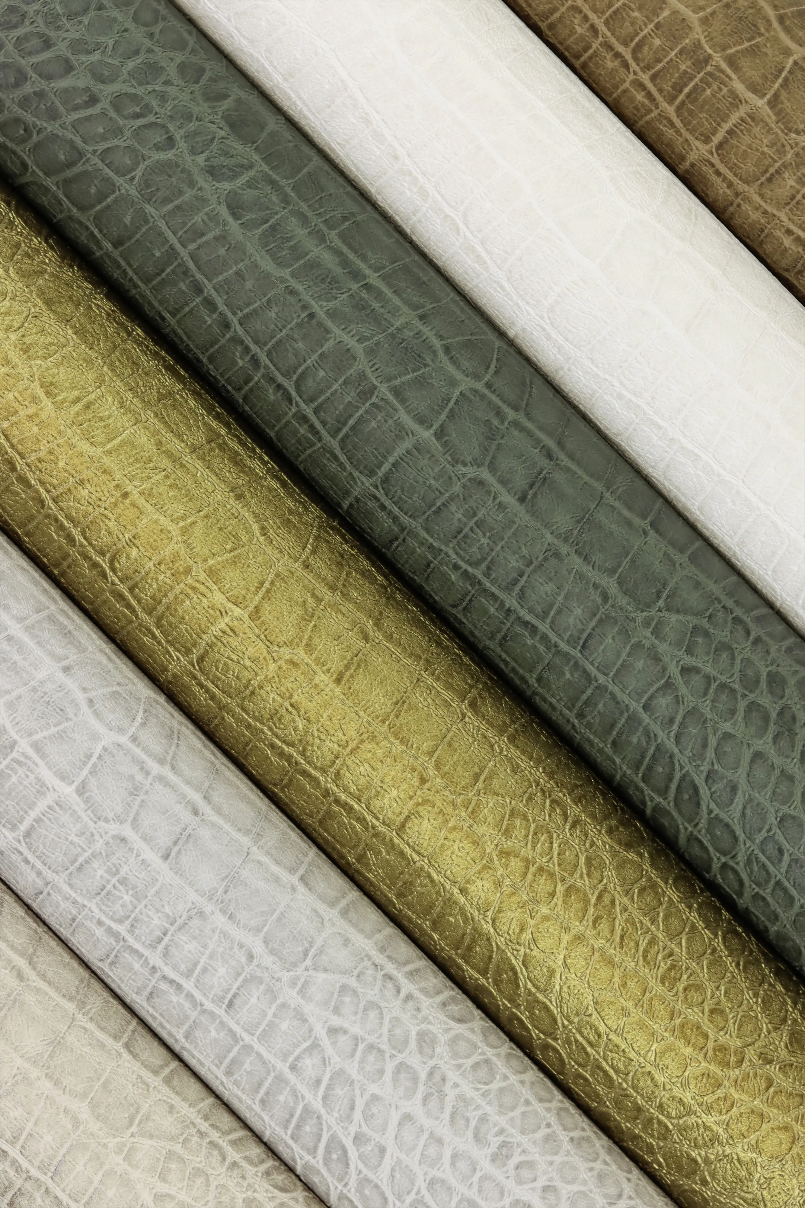 Rasch Vliestapete 751369 Gold-Gold metallic Muster & Motive 10,05 m x 0,53 m Rasch Vliestapete 751369 Gold-Gold metallic Muster & Motive 10,05 m x 0,53 m