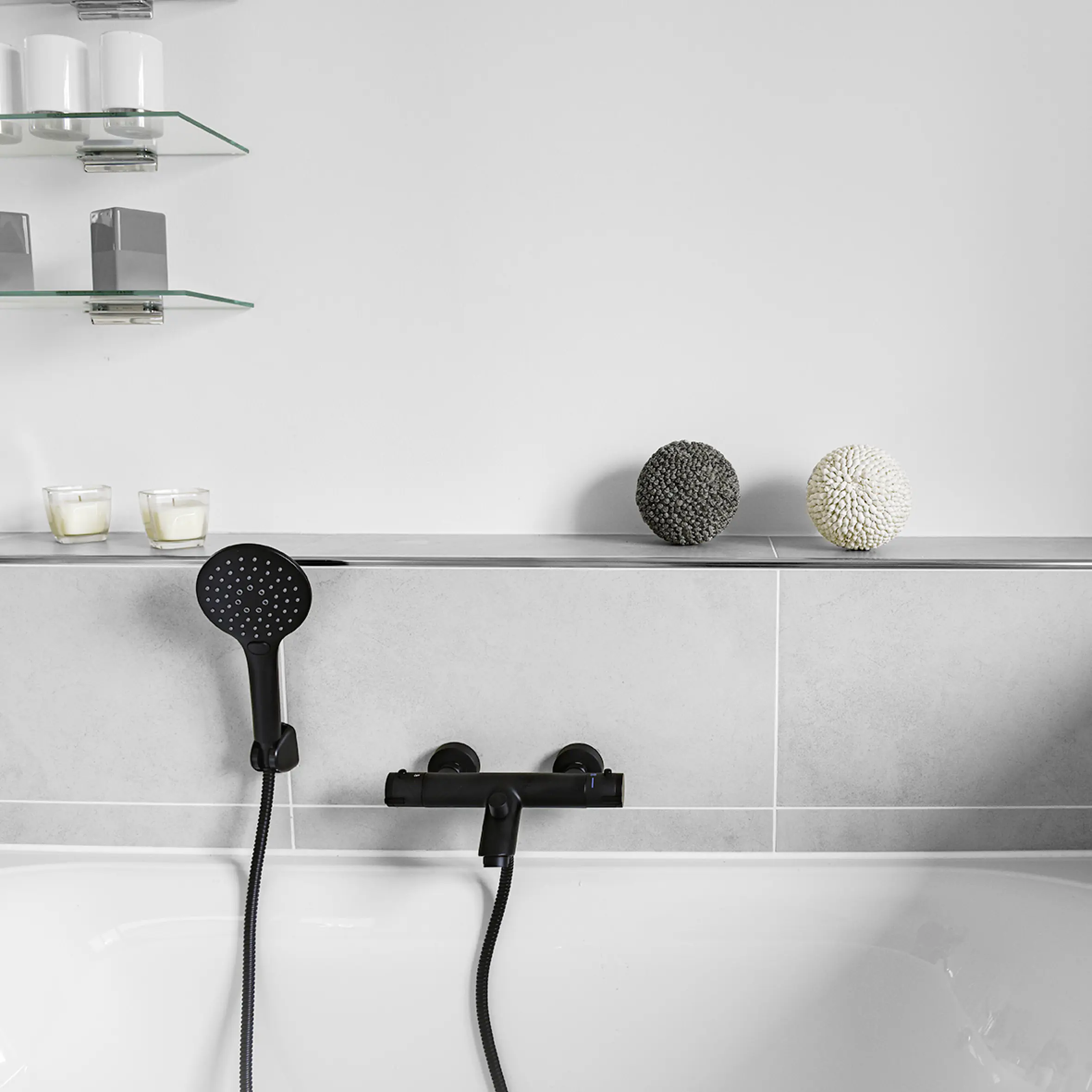 Cornat Handbrause Set Noir, 3 Strahlarten, schwarz, mit Schlauch Cornat Handbrause Set Noir, 3 Strahlarten, schwarz, mit Schlauch