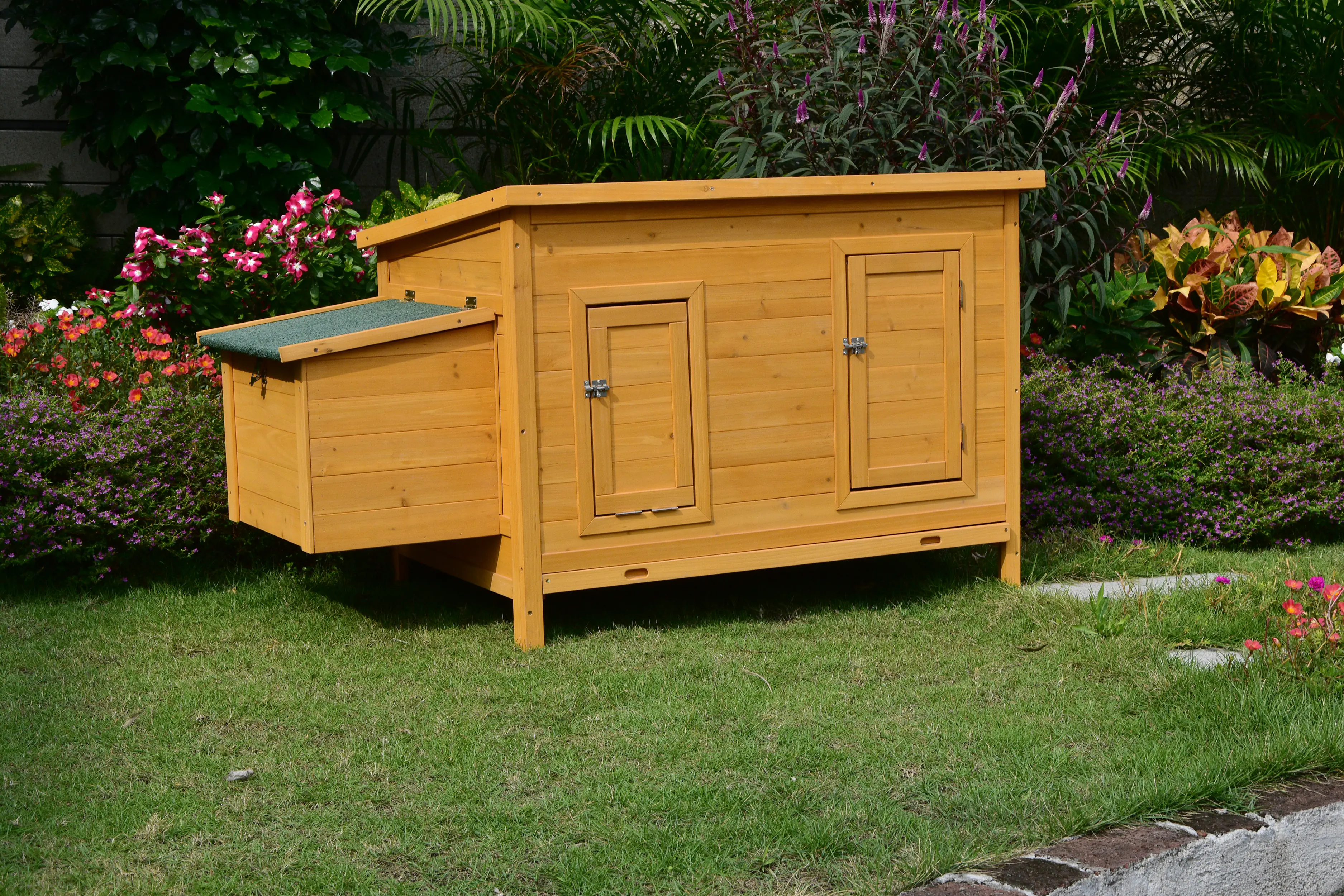 TrendLine Hühnerhaus Emma mit Bodenwanne 146 x 74 x 80 cm natur