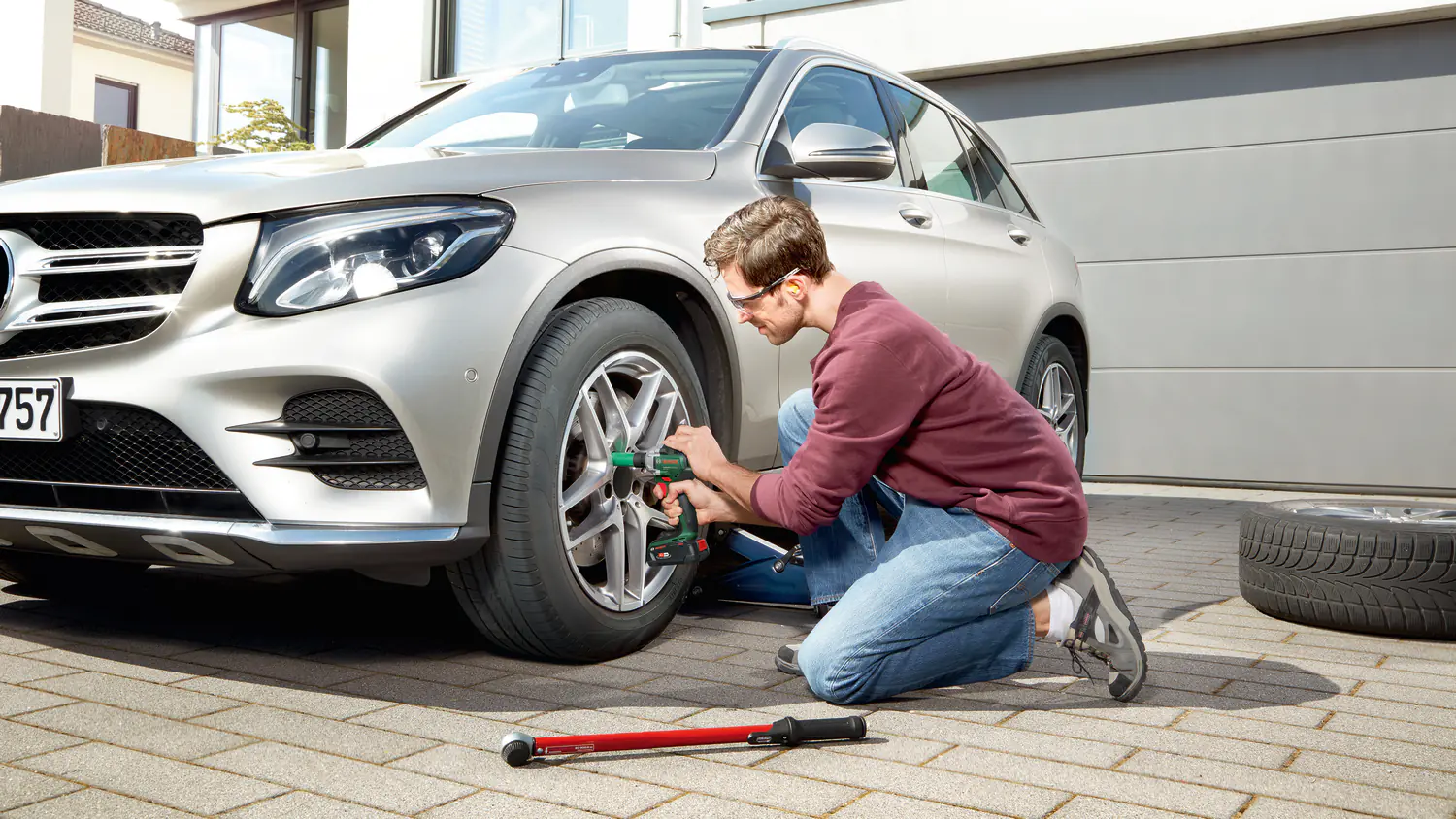 Bosch Akku-Drehschlagschrauber UniversalImpactDrive 18V-350 Solo Bosch Akku-Drehschlagschrauber UniversalImpactDrive 18V-350 Solo