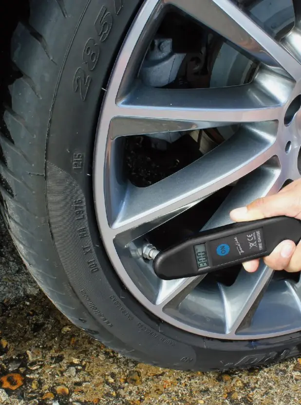 TrendLine Reifendruckprüfer digital