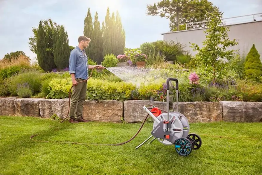 Gardena AquaRoll M Metall Schlauchwagen inkl. 25 m Classic-Schlauch 